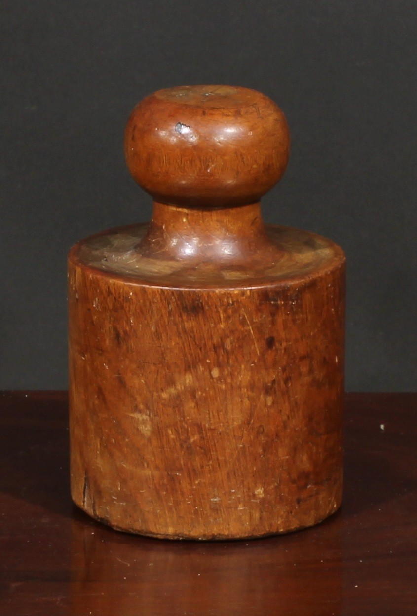 Treen - a 19th century pork pie mould, 16.5cm high; a turned wood goblet, boxes, etc (5) - Image 4 of 6