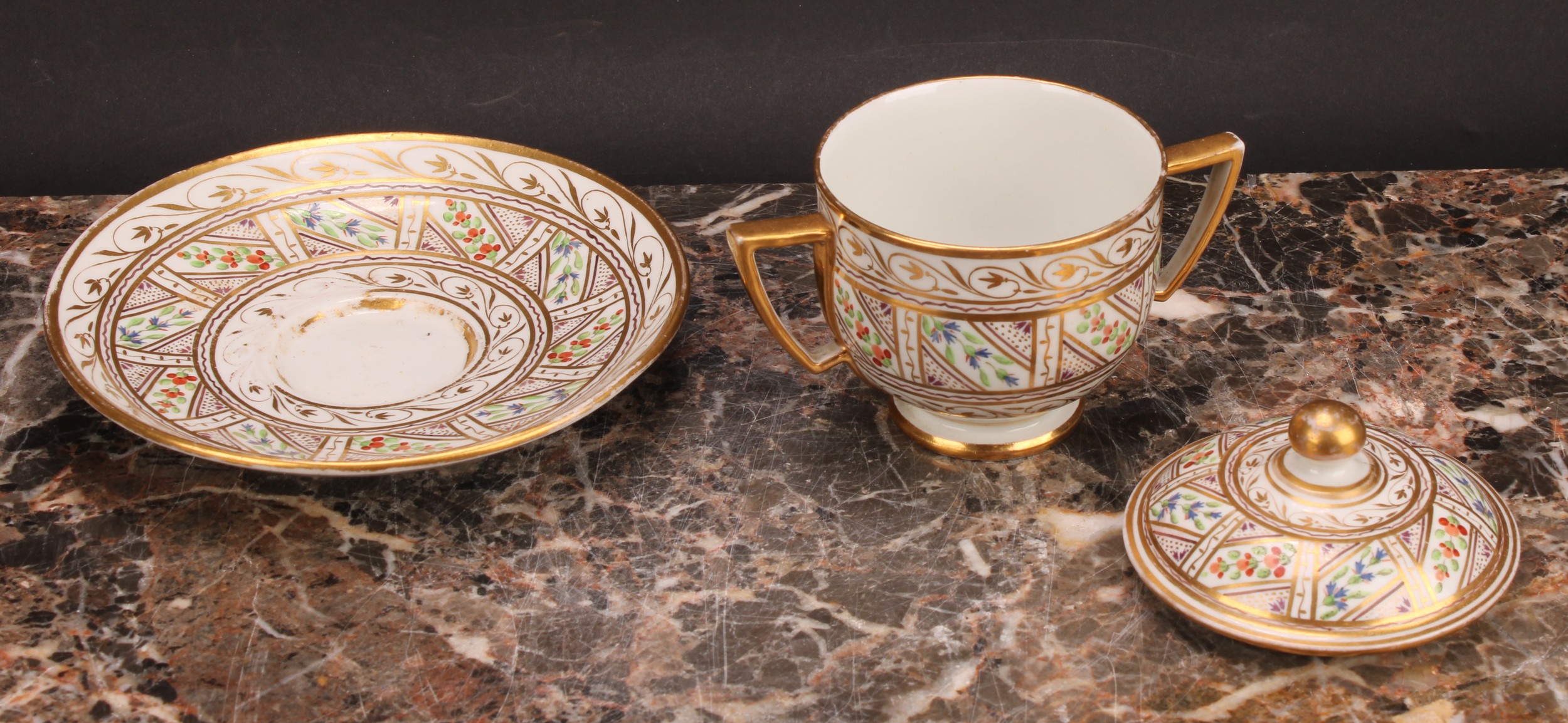 A Coalport caudle cup and stand, decorated with a gilded band of urns and foliate scrolls, above a - Image 8 of 8