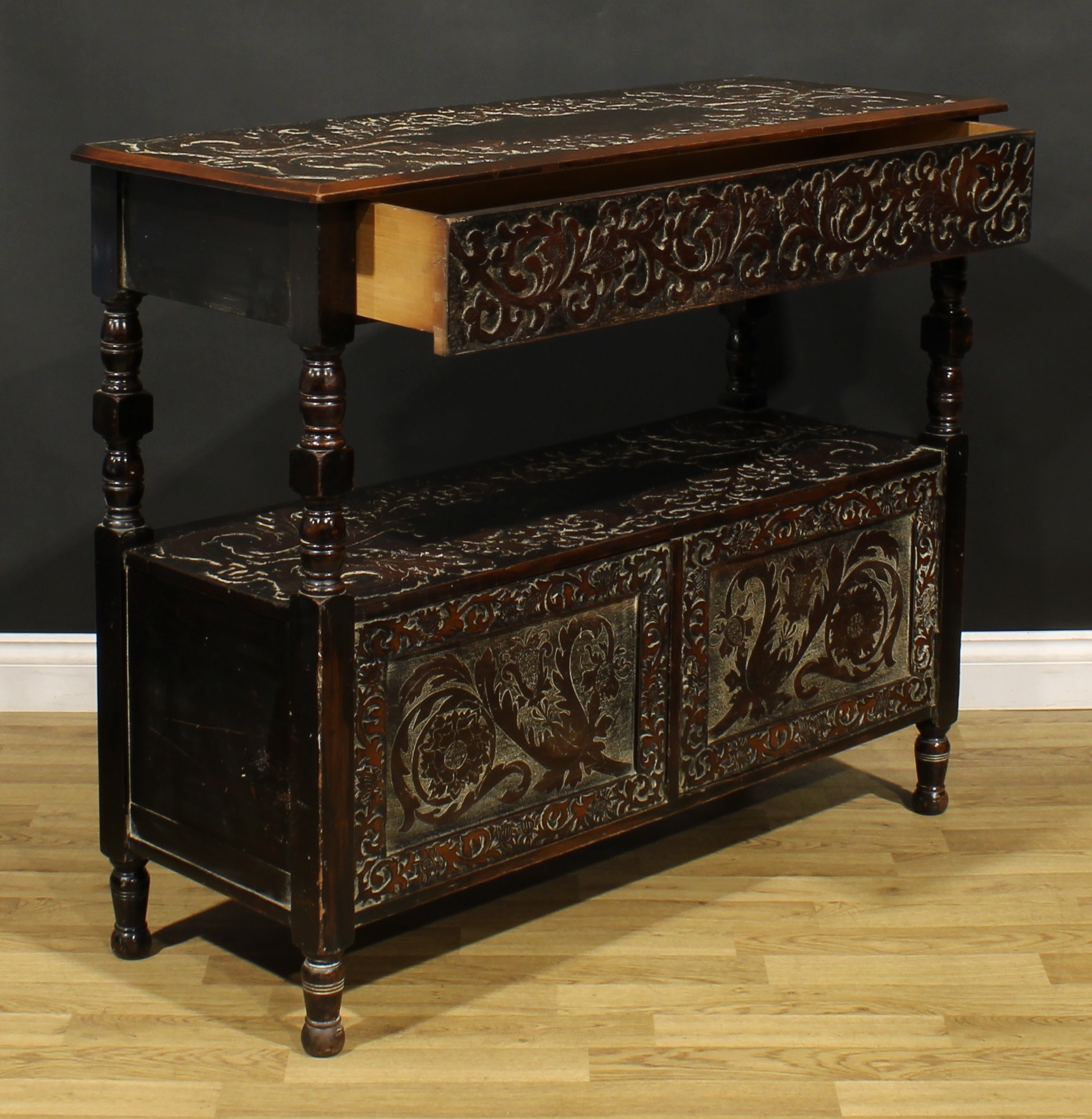 An Arts & Crafts period two-tier buffet serving table, drawer to frieze, doors to base, carved - Image 4 of 6