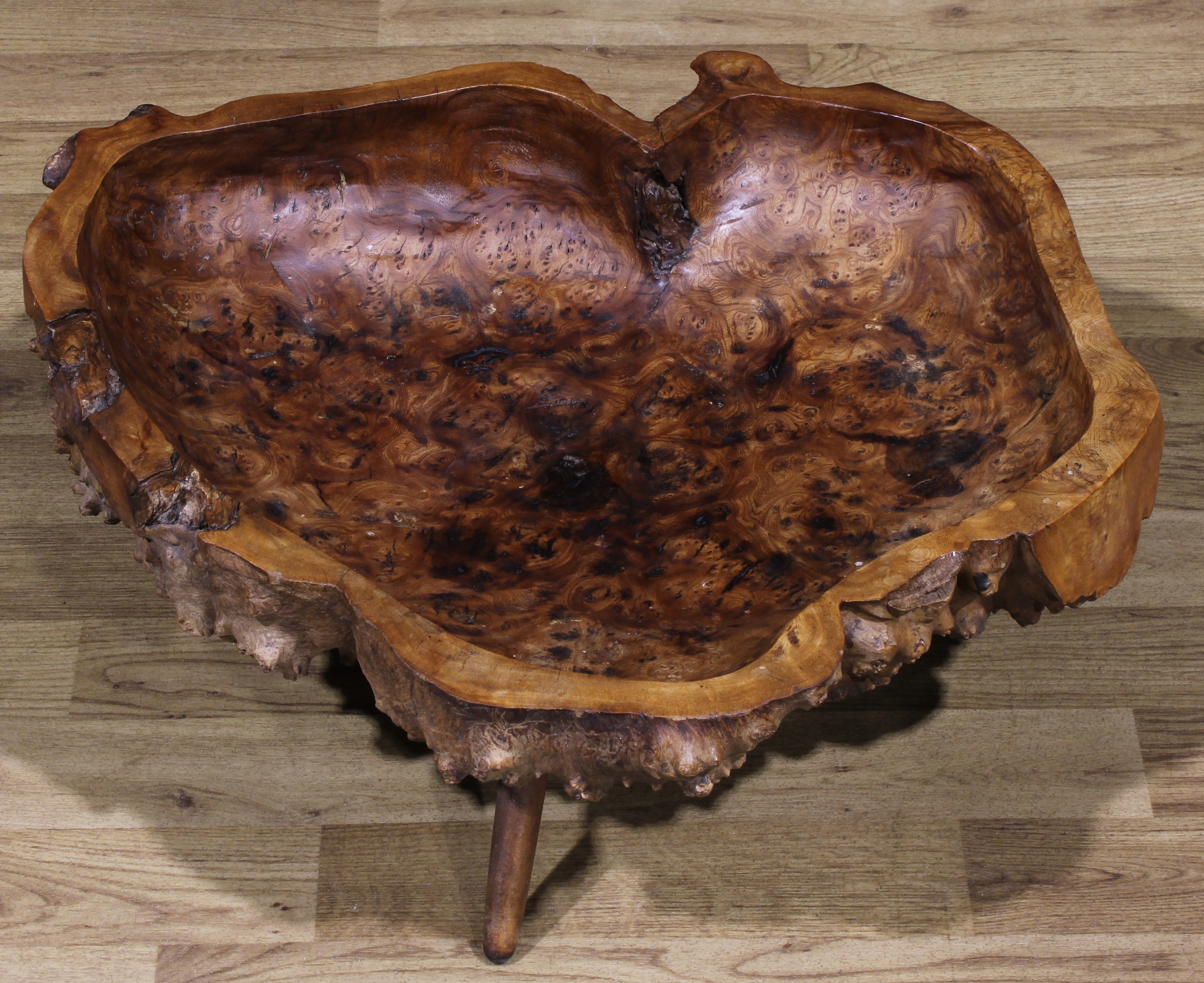 A large burr elm table centre bowl, of natural irregular shape, outswept legs, 62cm wide - Image 3 of 3