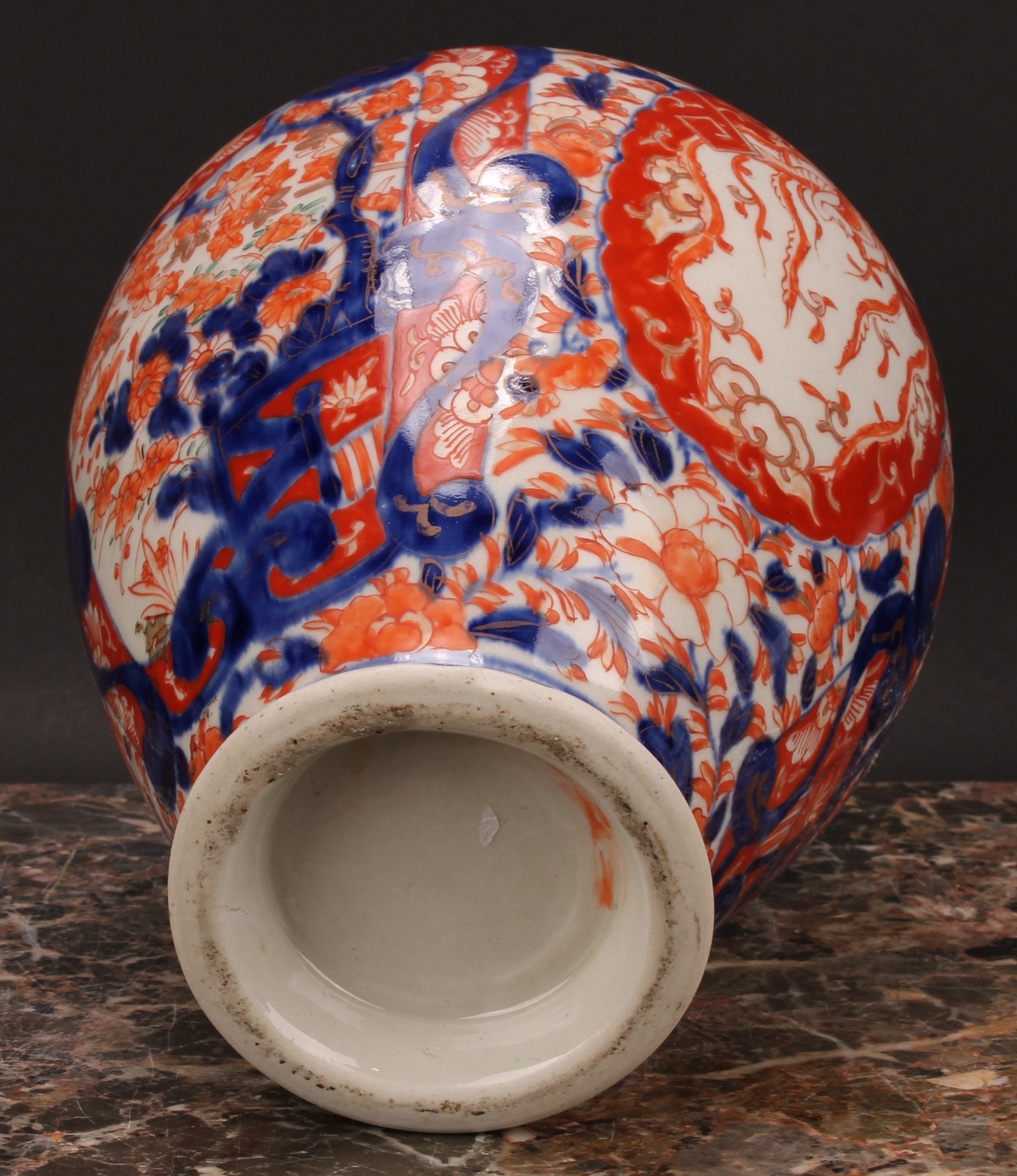A Japanese ovoid vase, painted in the Imari palette, 24.5cm high, Meiji period - Image 5 of 5