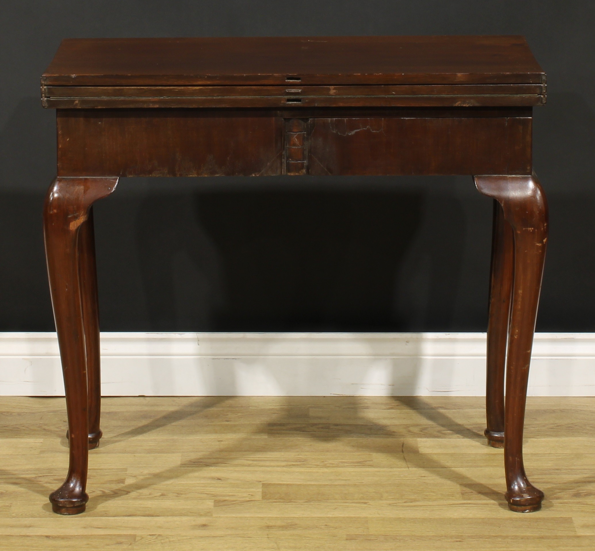 A George II mahogany double-top tea and card table, hinged top enclosing an open plateau and a baize - Image 7 of 7