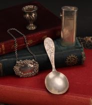 A George VI silver child's spoon, the haft with the nursery rhyme Tom the Piper's Son, 9.5cm long,