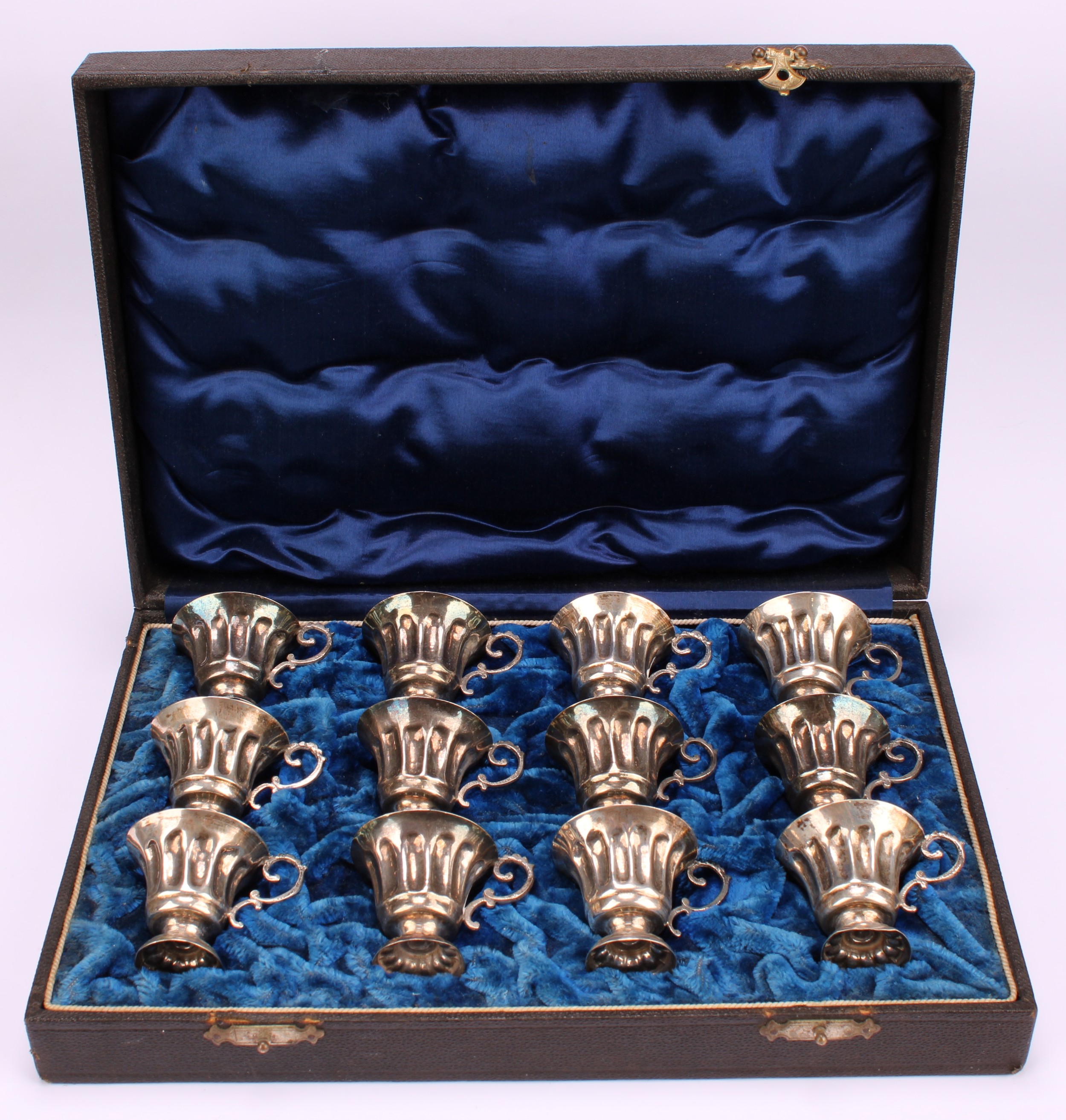 A set of twelve Italian silver fluted bell shaped pedestal grappa cups, double-scroll handles, 4.5cm - Image 6 of 6