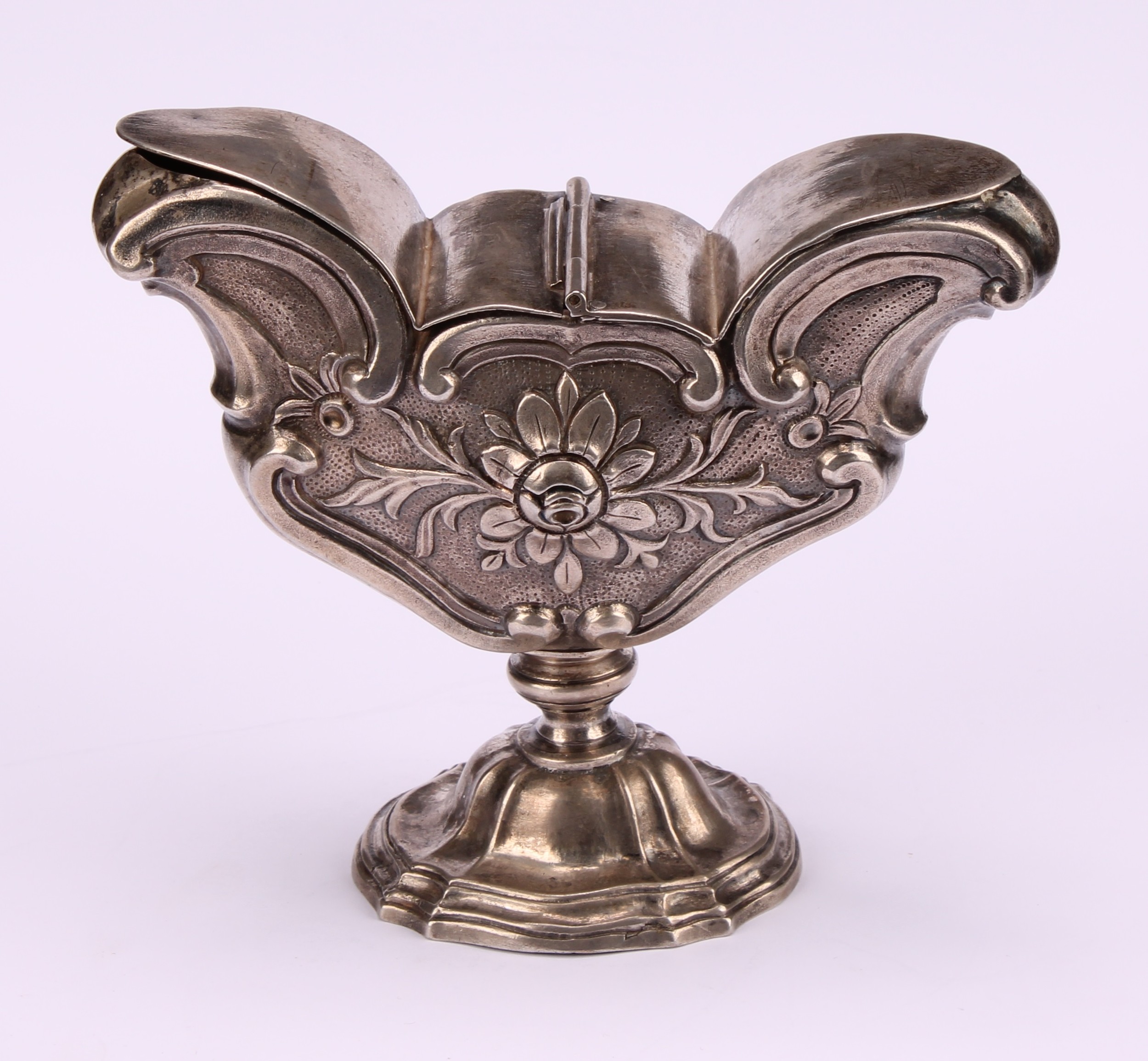 An Italian silver pedestal liturgical incense boat, chased with flowers and C-scrolls, twin hinged - Image 2 of 5