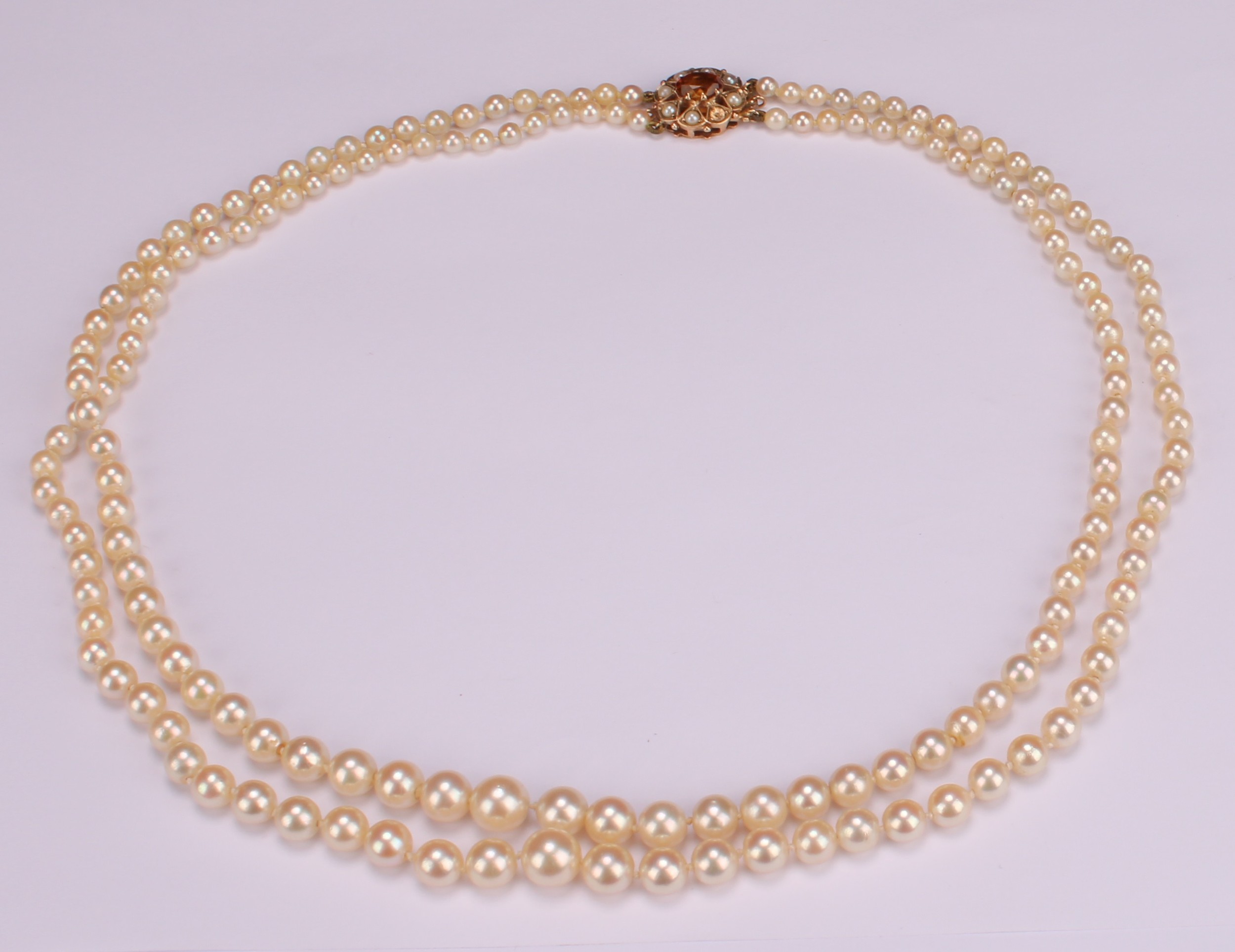 A Victorian style pearl necklace, the two graduated rows of pearls with a 9ct gold clasp, set with a - Image 2 of 6