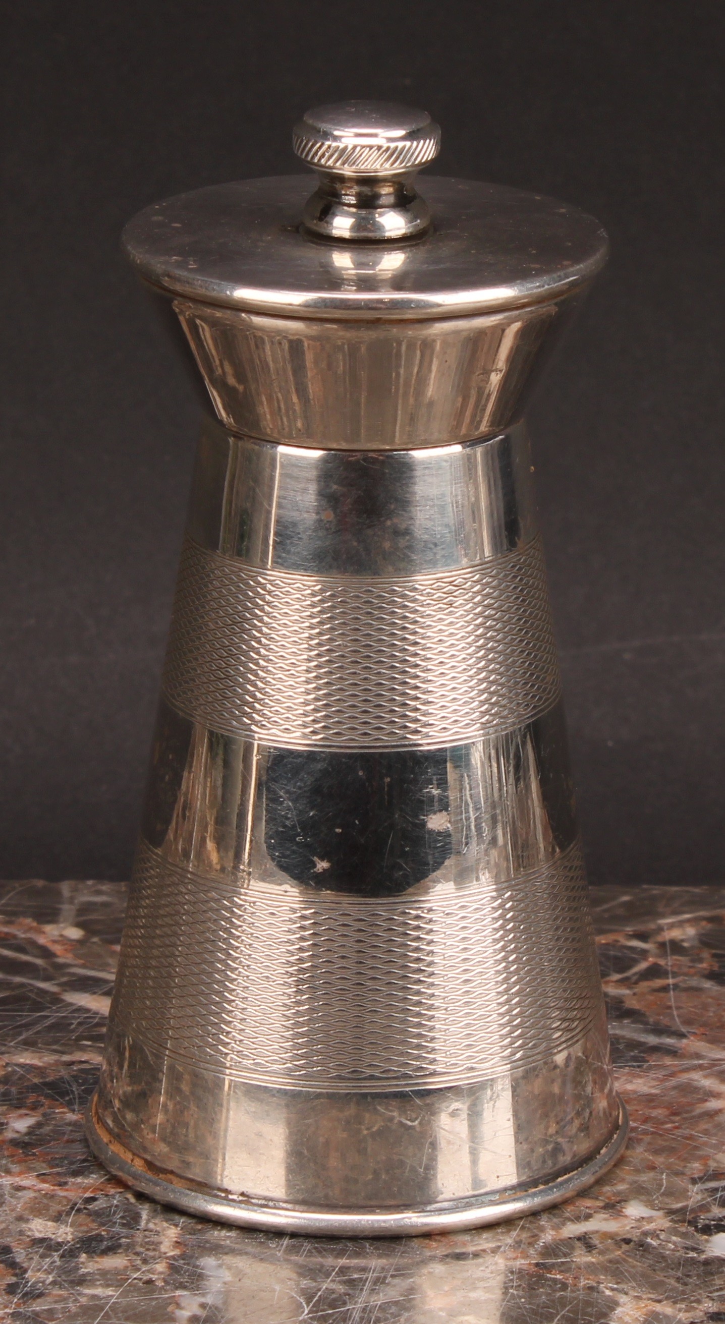 A pair of Art Deco style silver spreading cylindrical pepper mills of grinders, each engine turned - Image 3 of 6