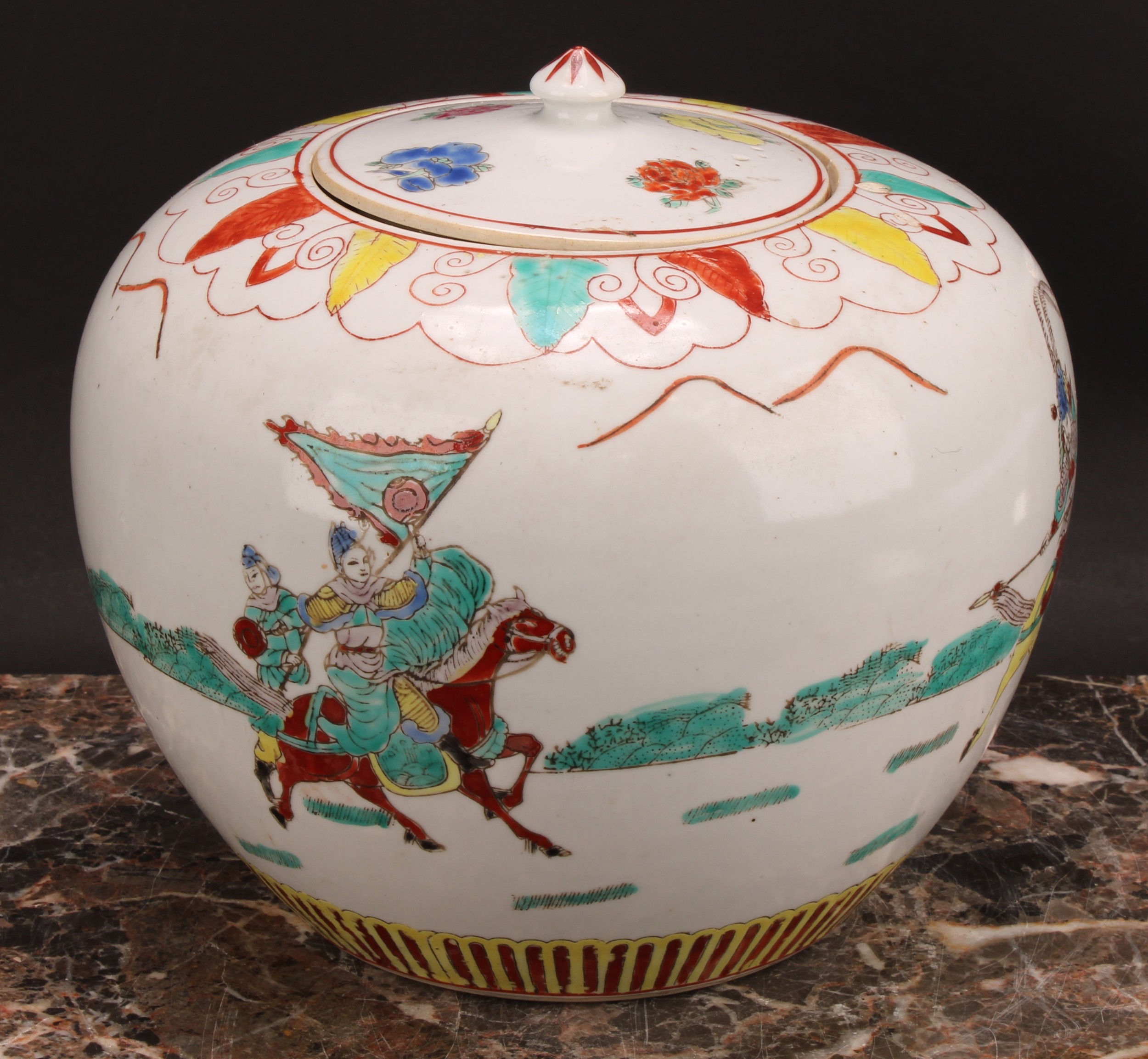 A pair of Chinese ovoid ginger jars and covers, decorated in polychrome with figures in battle, four - Image 9 of 12