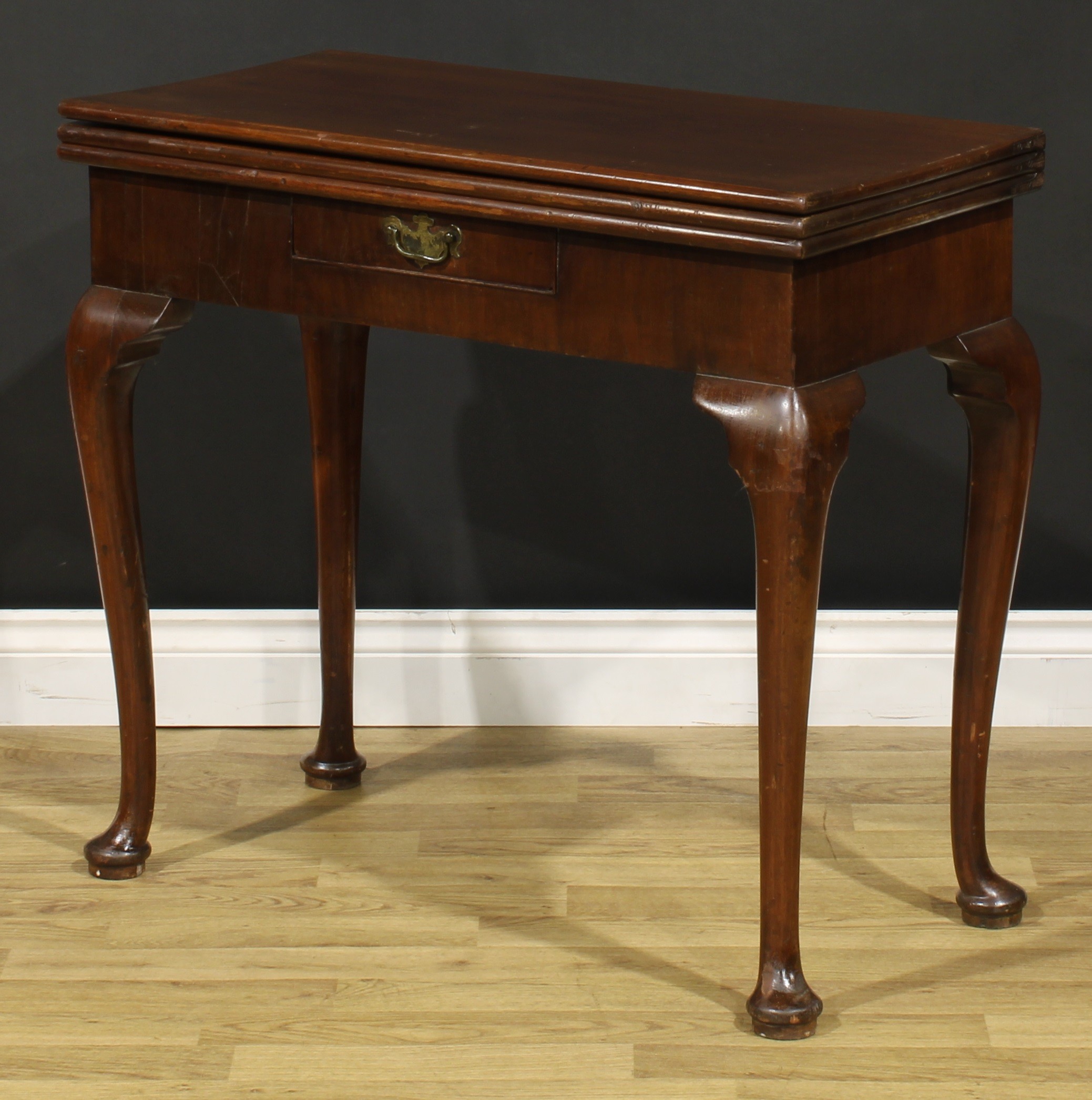A George II mahogany double-top tea and card table, hinged top enclosing an open plateau and a baize - Image 6 of 7