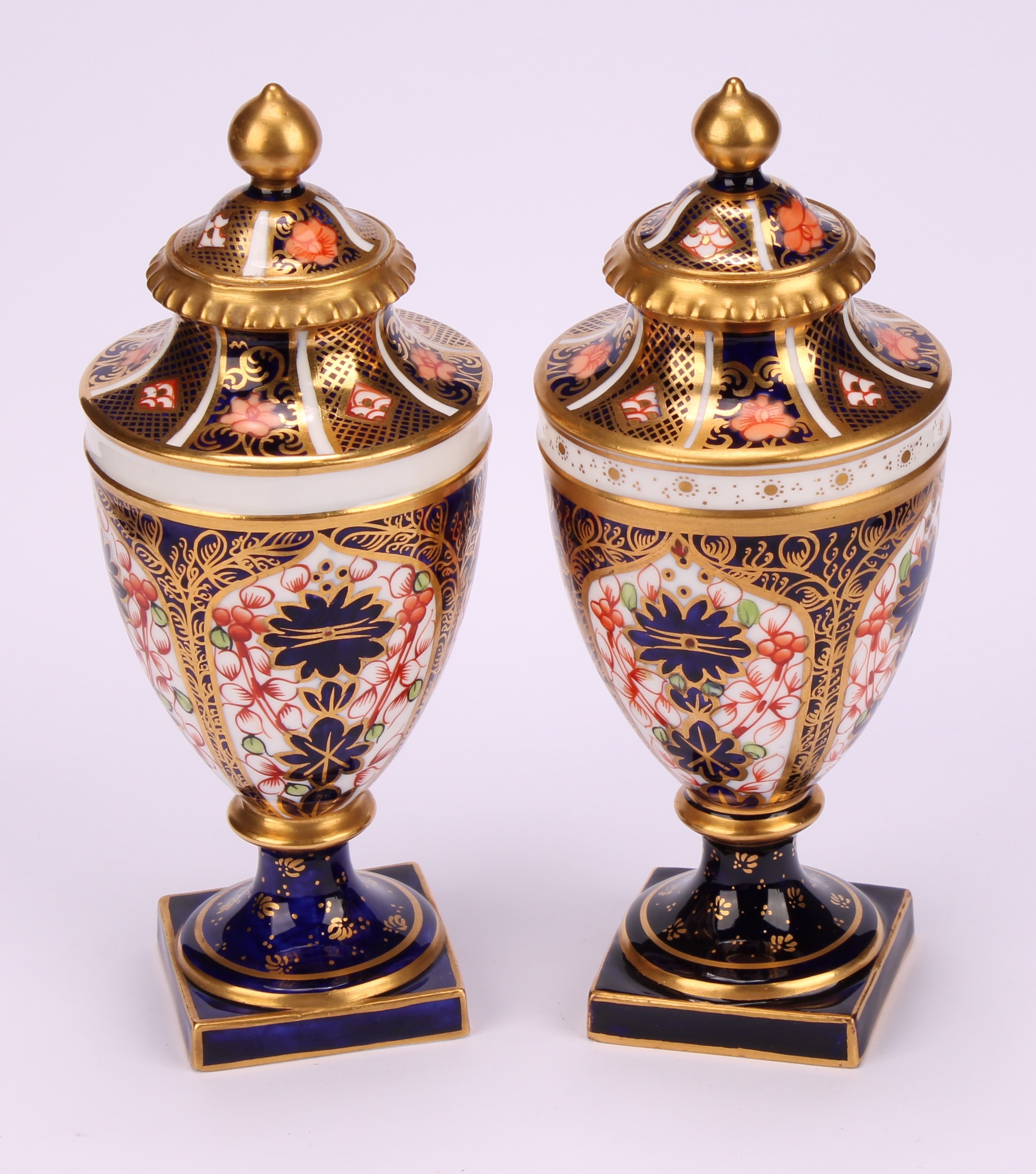 A near pair of Royal Crown Derby 1128 Imari pattern ovoid pedestal vases, domed covers, gilt - Image 2 of 10