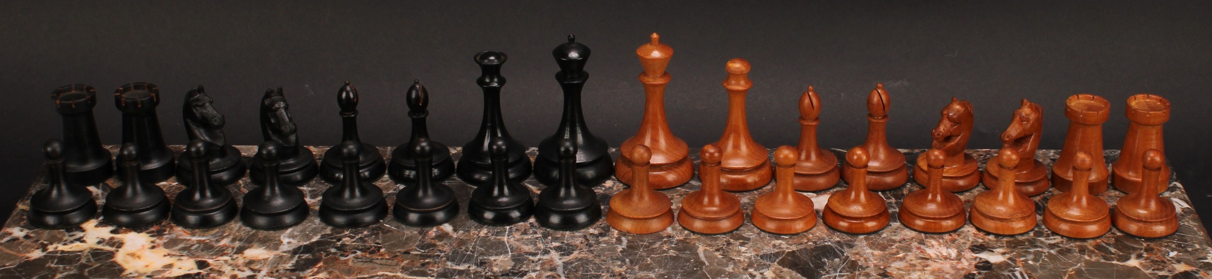 A mid-20th century beech and ebonised chess set, of Zagreb or Dubrovnik type pattern, the Kings - Image 2 of 4