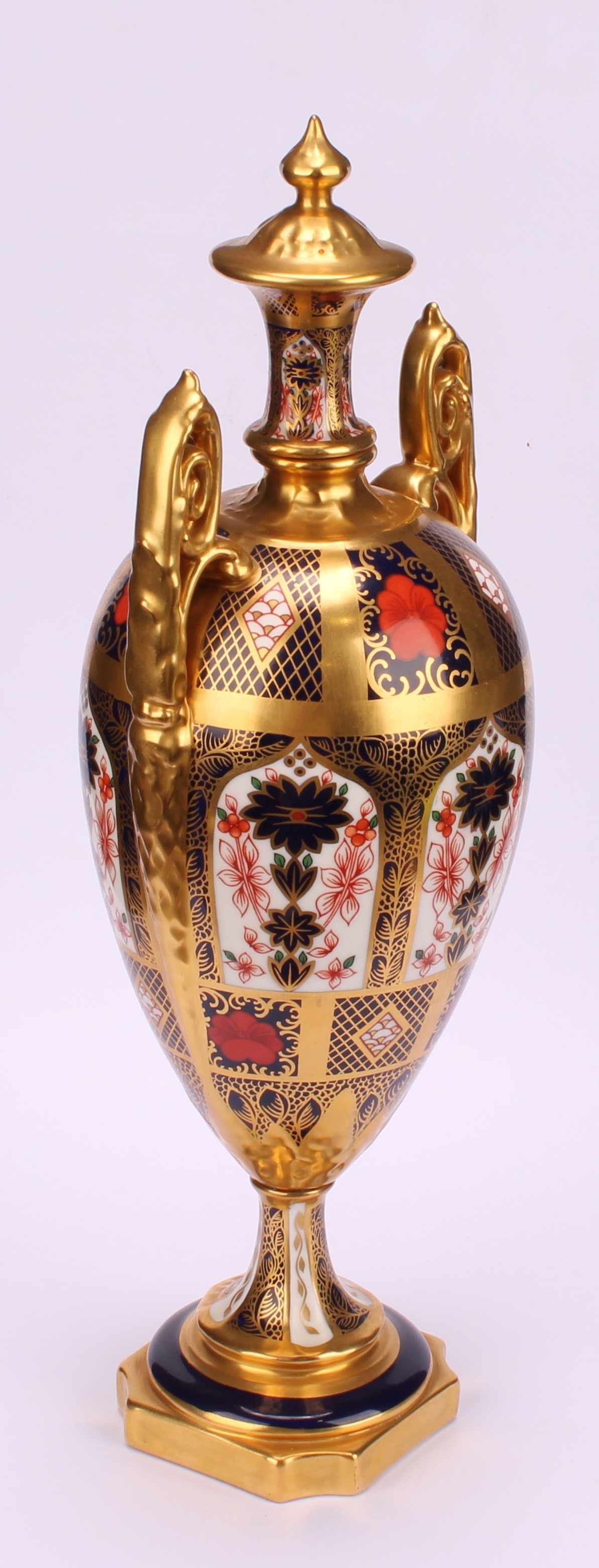 A Royal Crown Derby Imari 1128 pattern two handled pedestal vase and cover, solid gold band, first - Image 3 of 5
