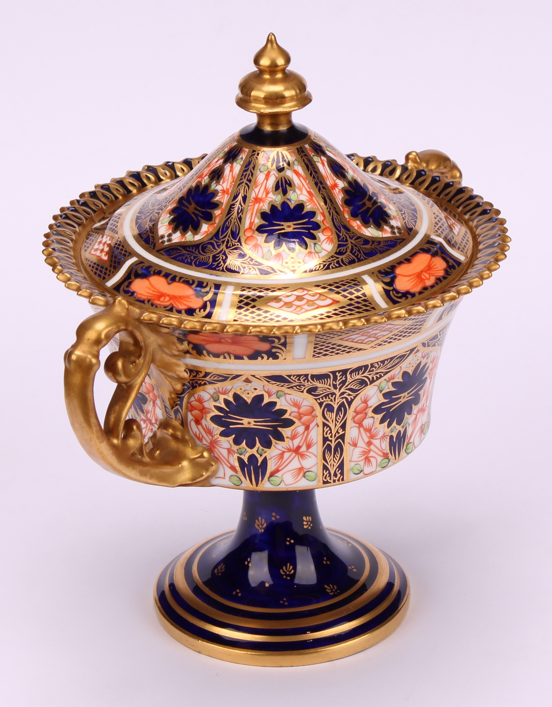 A Royal Crown Derby 1128 Imari pattern campana shaped two-handled vase and cover, castellated rim, - Image 3 of 7