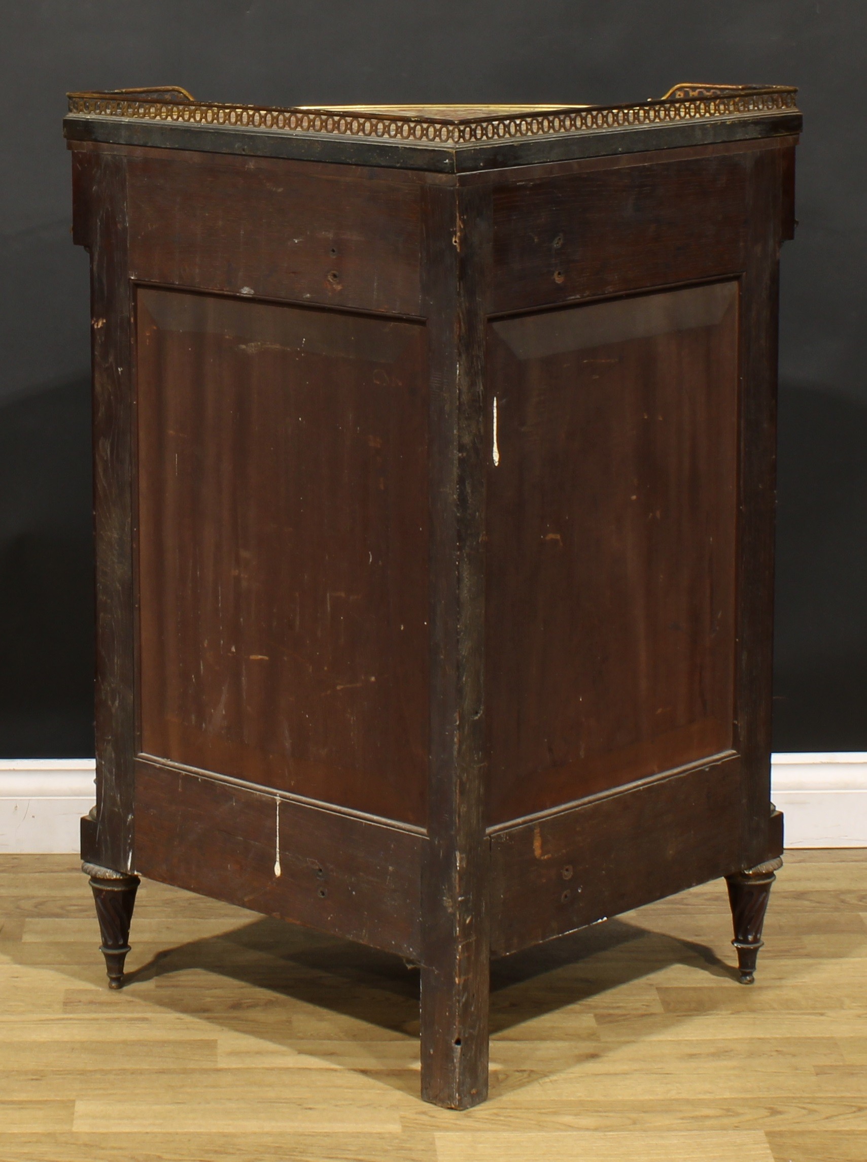 A Louis XV Revival gilt metal mounted mahogany floor standing corner vitrine, marble top with - Image 3 of 3