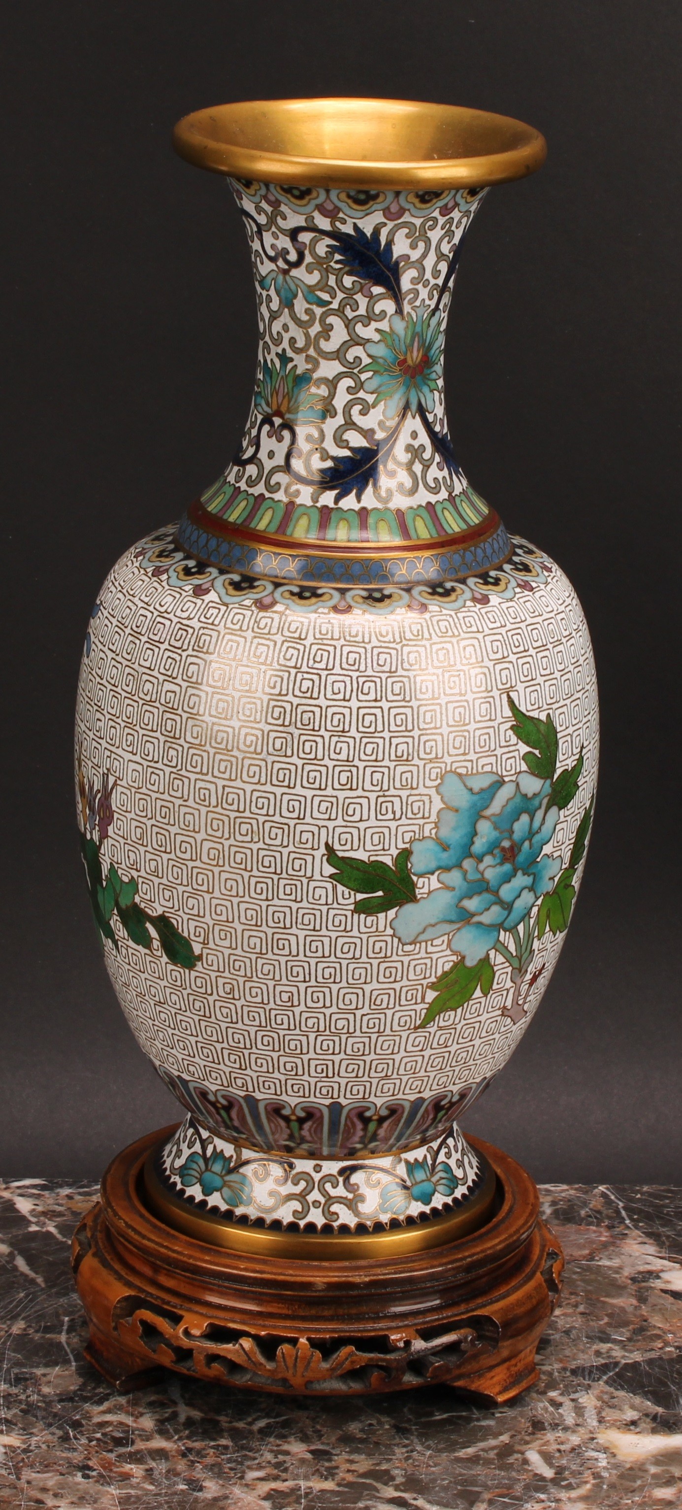 A pair of Japanese cloisonné enamel baluster vases, decorated with flowers and butterflies, hardwood - Image 7 of 7