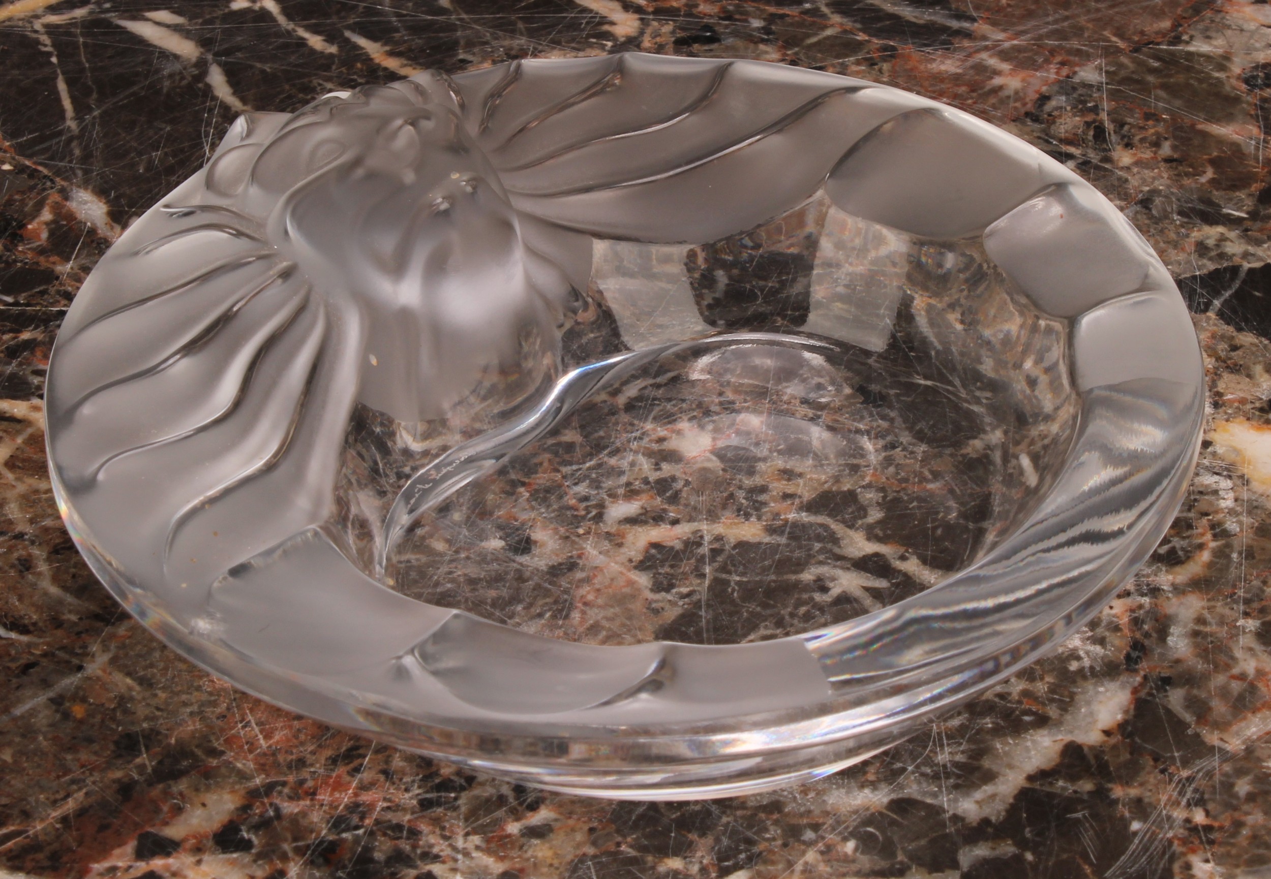 A Lalique Tete de Lion circular glass dish, the rim with frosted stylised lion mask with spreading - Image 2 of 4