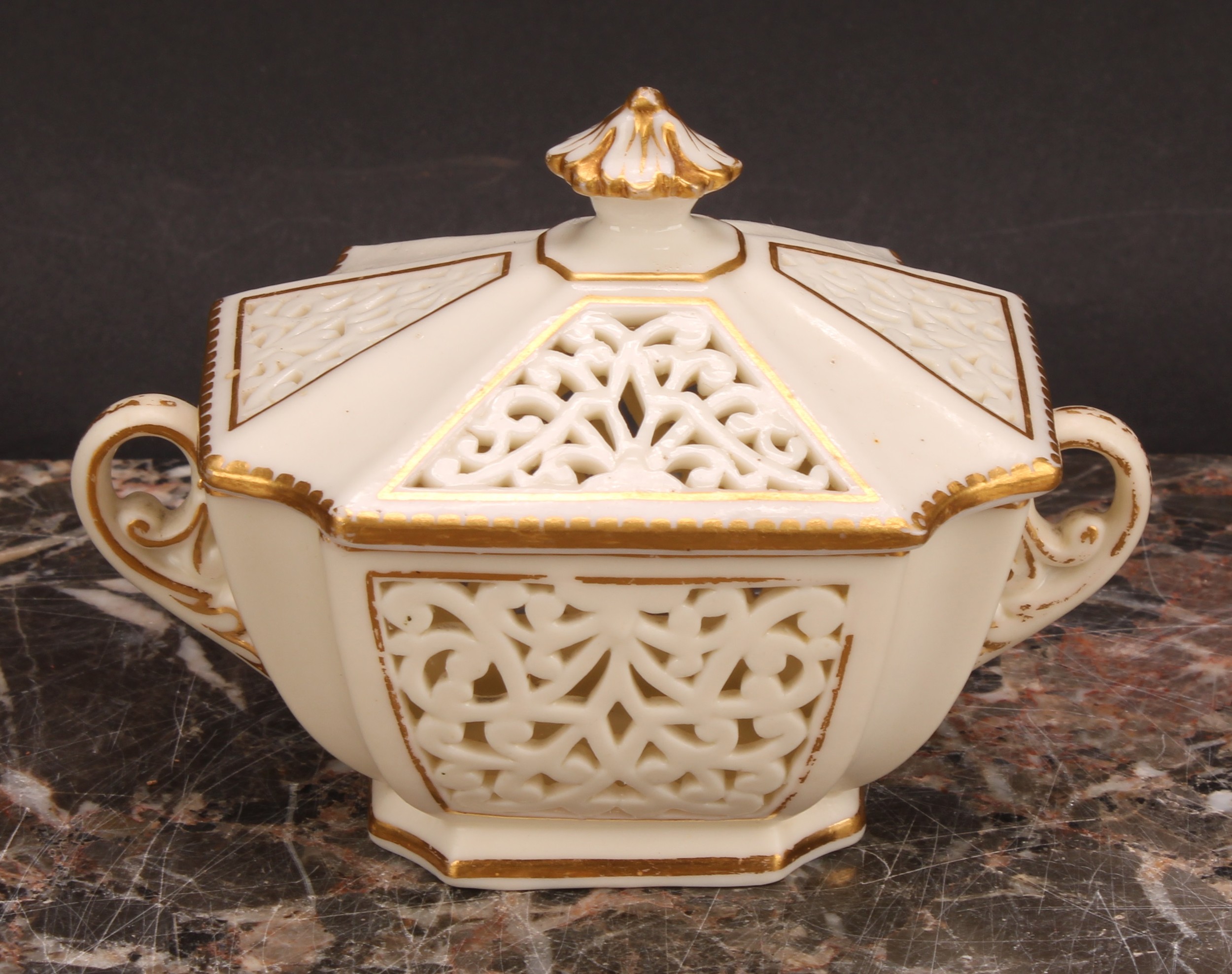 A Graingers Worcester reticulated two handled shaped rectangular box and cover, gilt line borders, - Image 2 of 6
