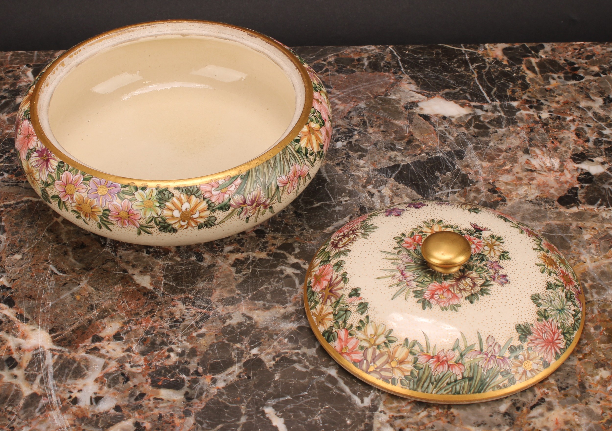 A Japanese satsuma bun shaped bowl and cover, painted in the typical palette with flowers, 15.5m - Image 4 of 5