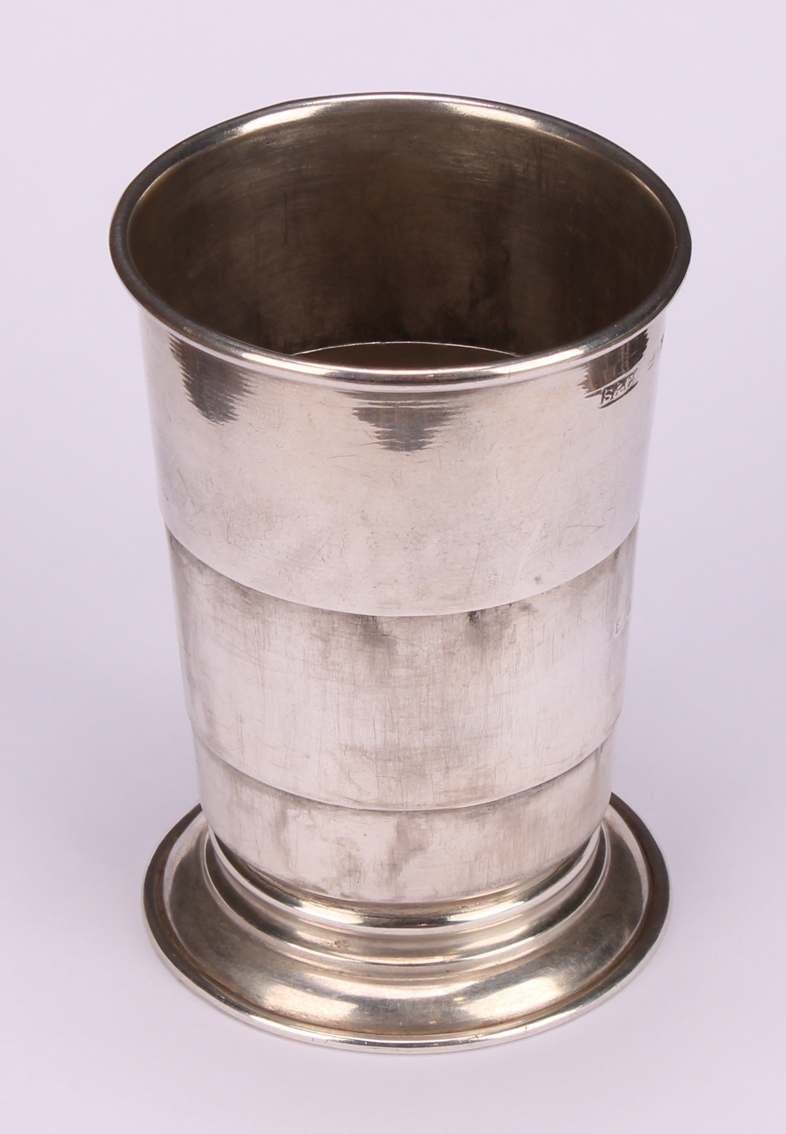 A George V silver collapsible travelling beaker, 8cm high, Birmingham 1912 - Image 2 of 4