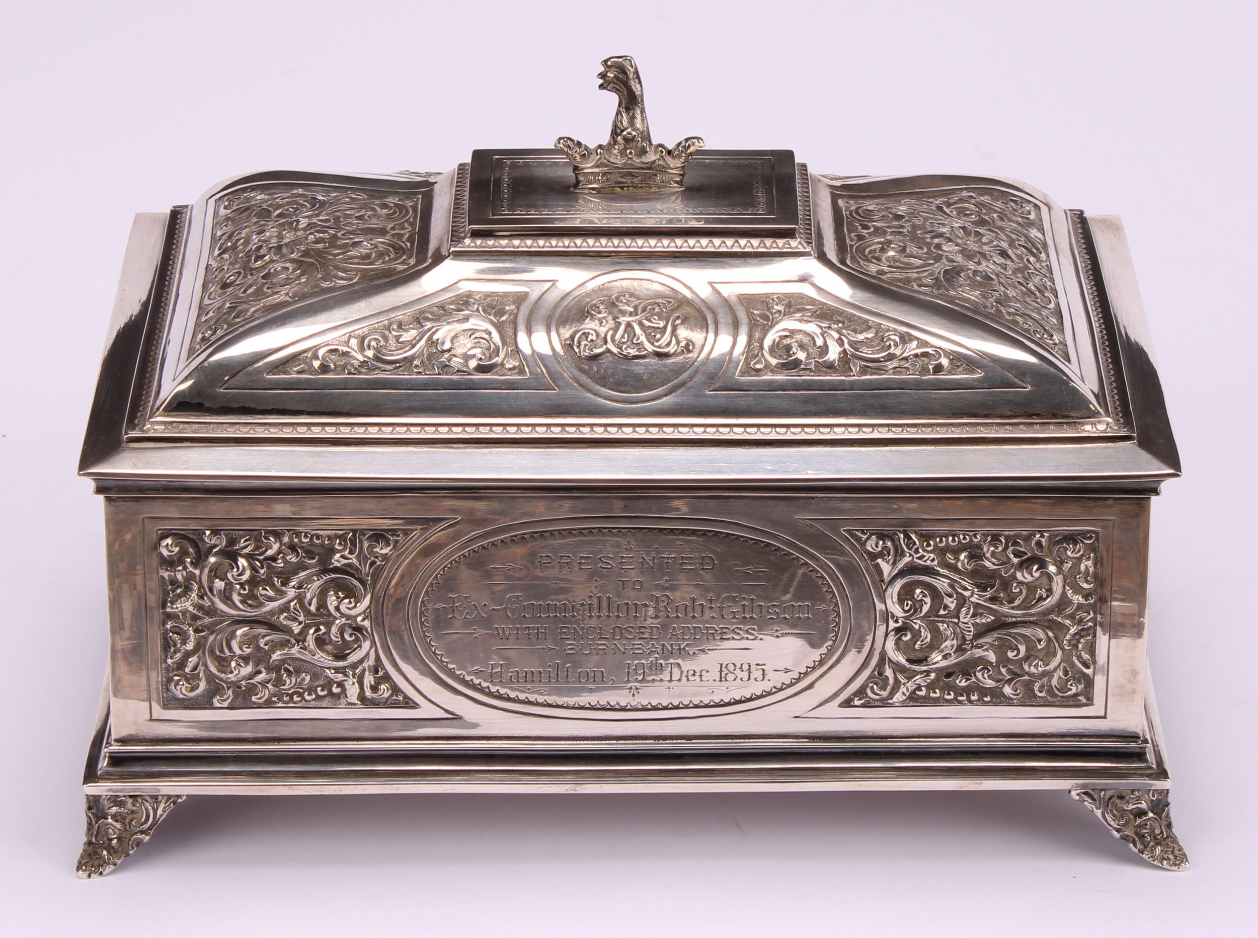 A Victorian Scottish silver rectangular freedom type casket, hinged cover with heraldic finial, - Bild 2 aus 5