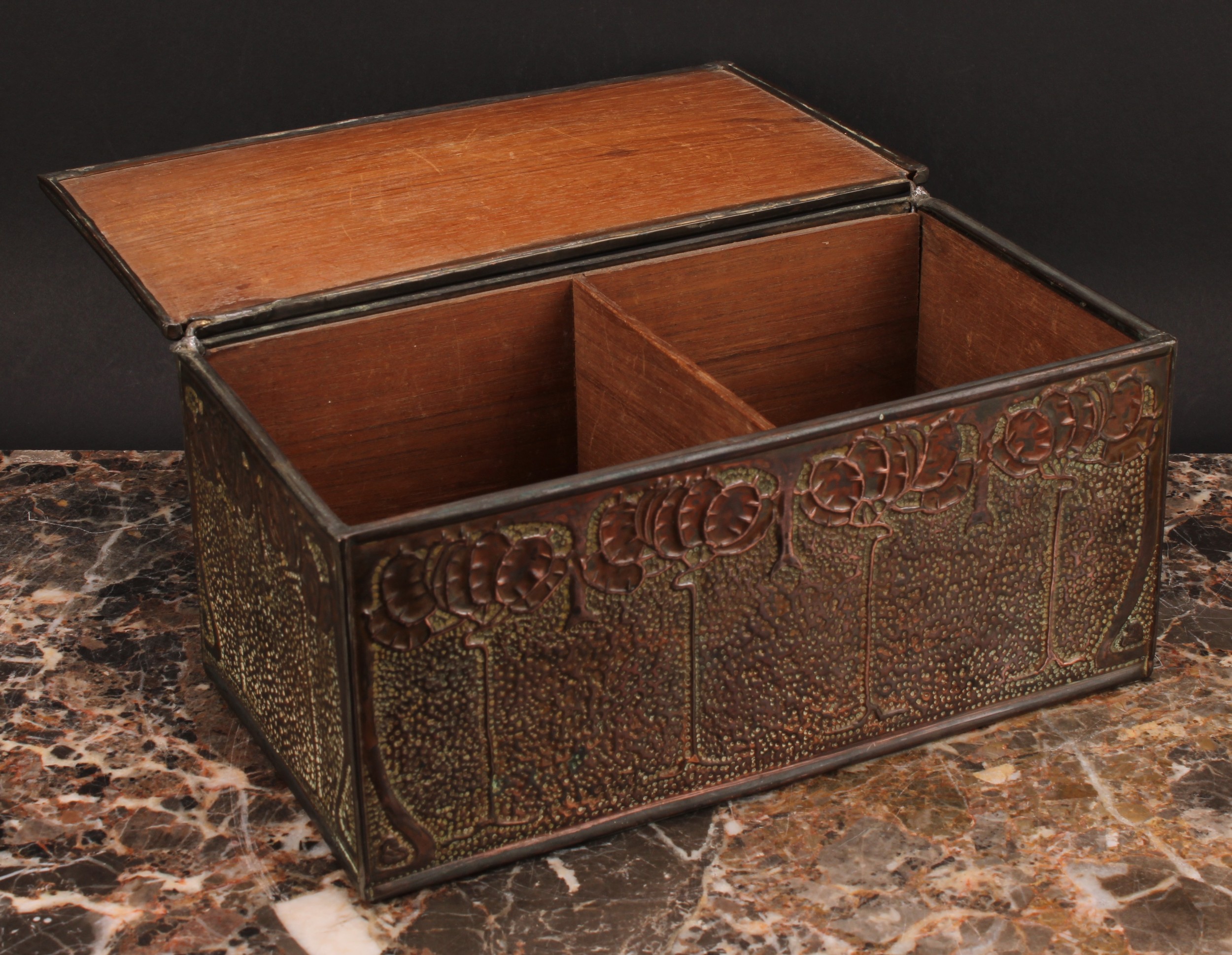 An Arts and Crafts copper rectangular caddy, decorated in relief in the Art Nouveau manner with - Image 4 of 4