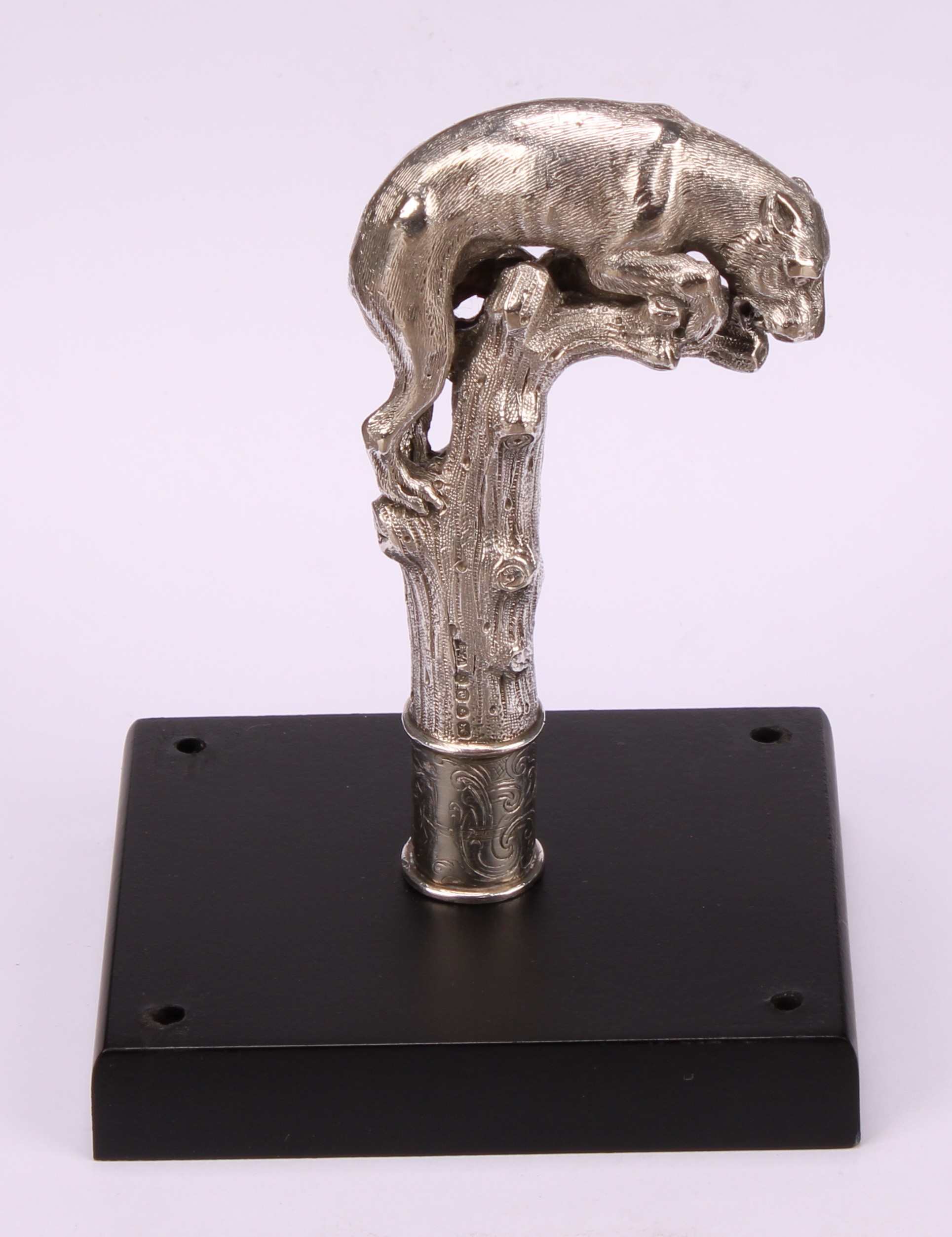 A Victorian silver novelty walking cane handle, cast as a tiger climbing a tree, 10cm long, London - Image 2 of 5
