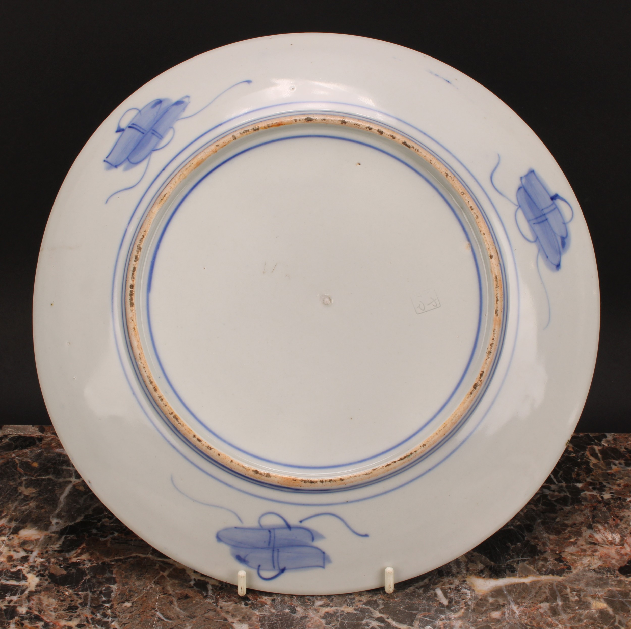 A Japanese circular dish, painted in the Imari palette, 30.5cm diam, Meiji period; others, - Image 9 of 10