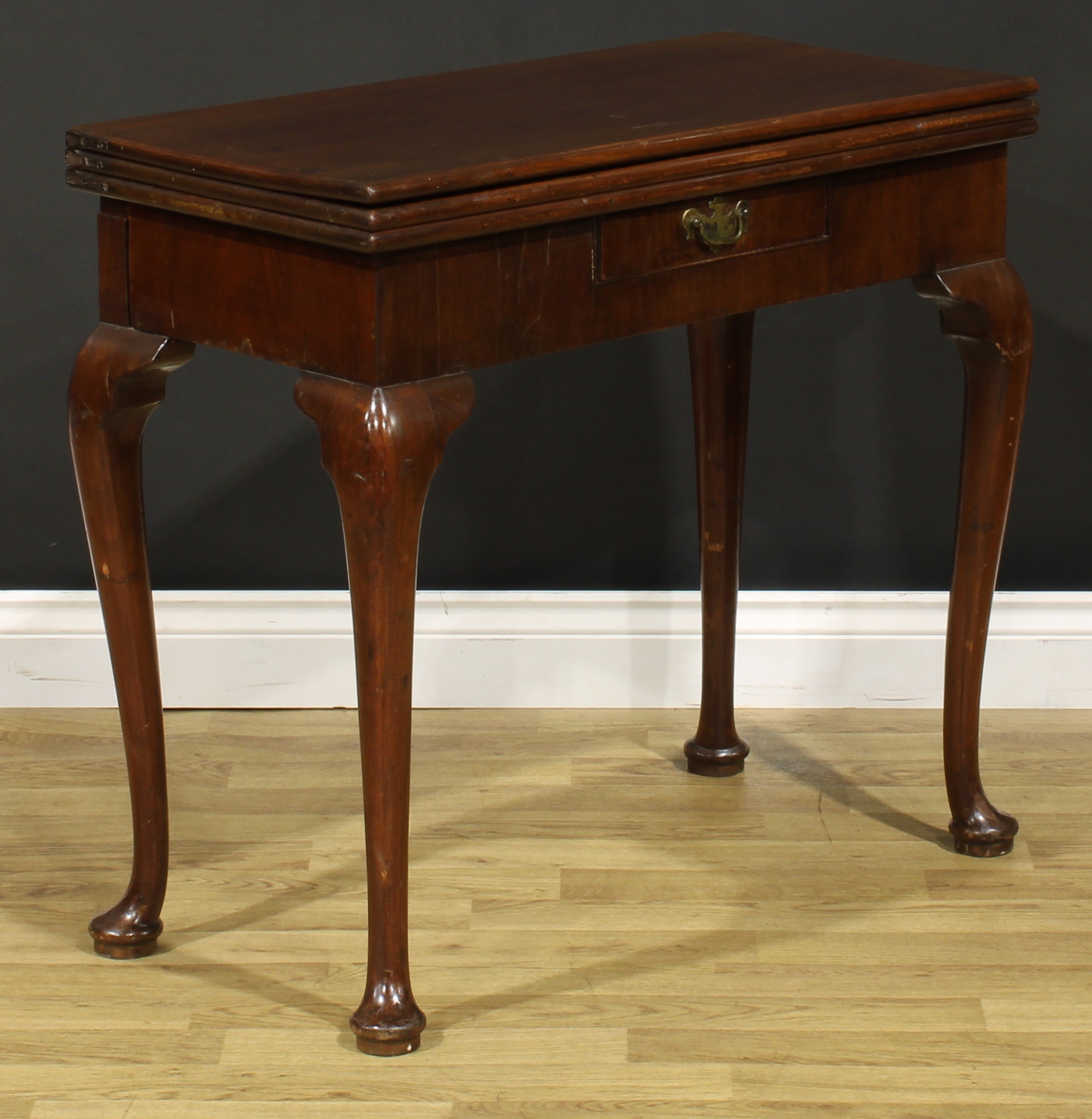 A George II mahogany double-top tea and card table, hinged top enclosing an open plateau and a baize - Image 4 of 7