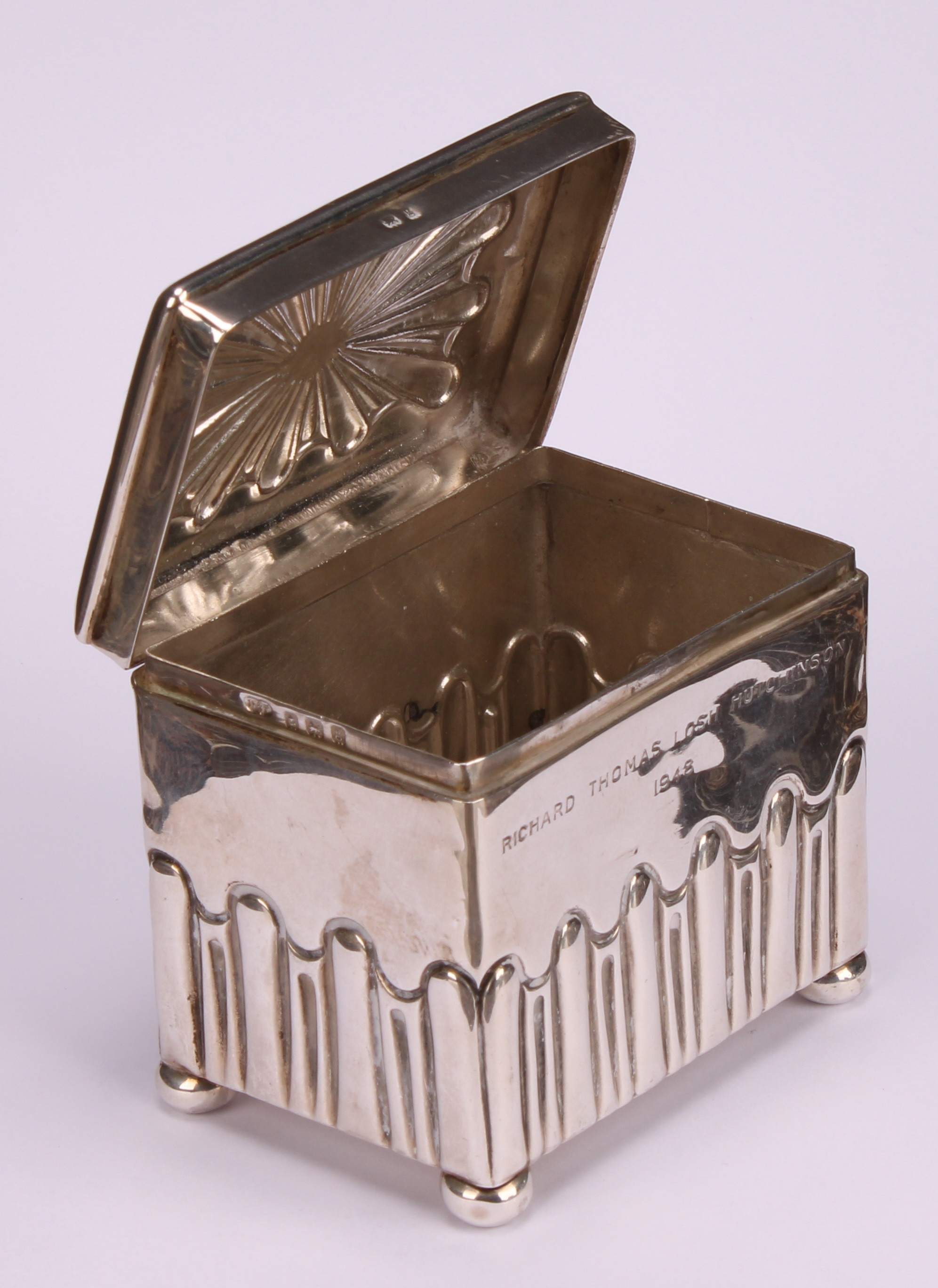 An Edwardian silver half-fluted retangular tea caddy, of George III design, hinged cover with - Image 4 of 5