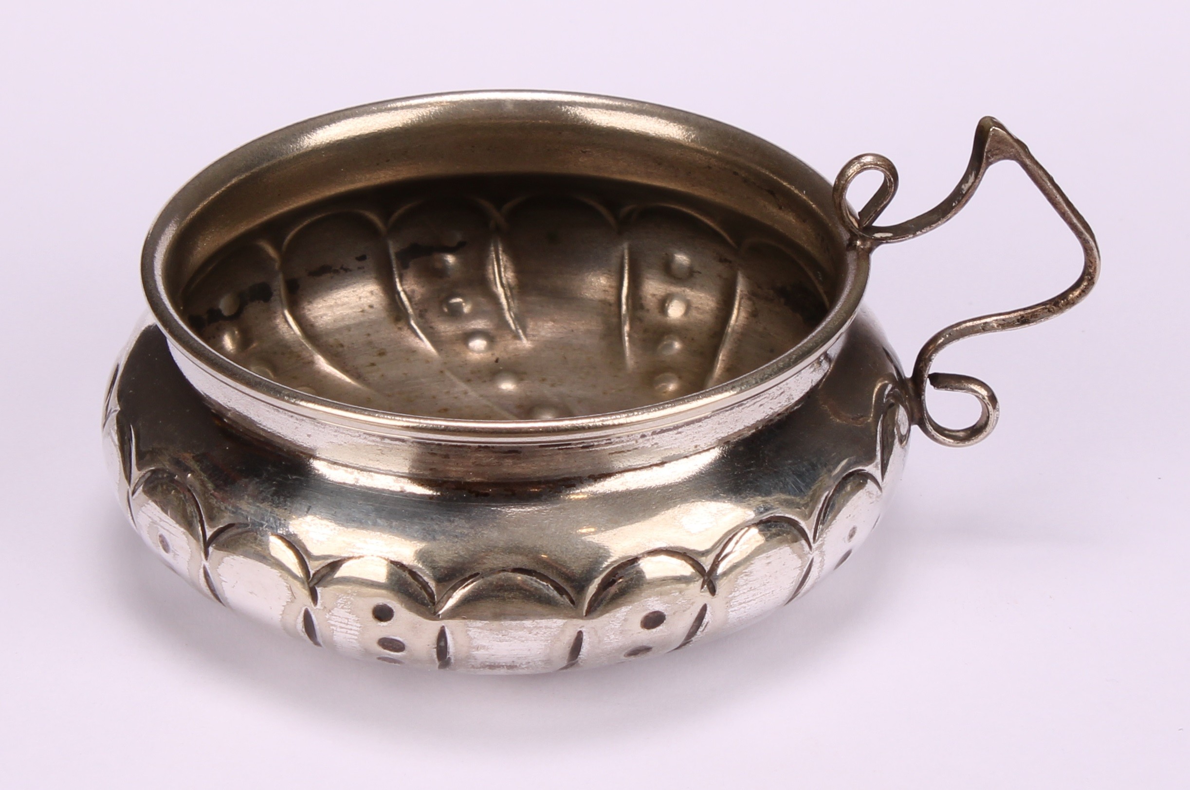 A 19th century Spanish silver wine taster, set with a Charles IV coin, 7cm diam, 54g - Image 2 of 4