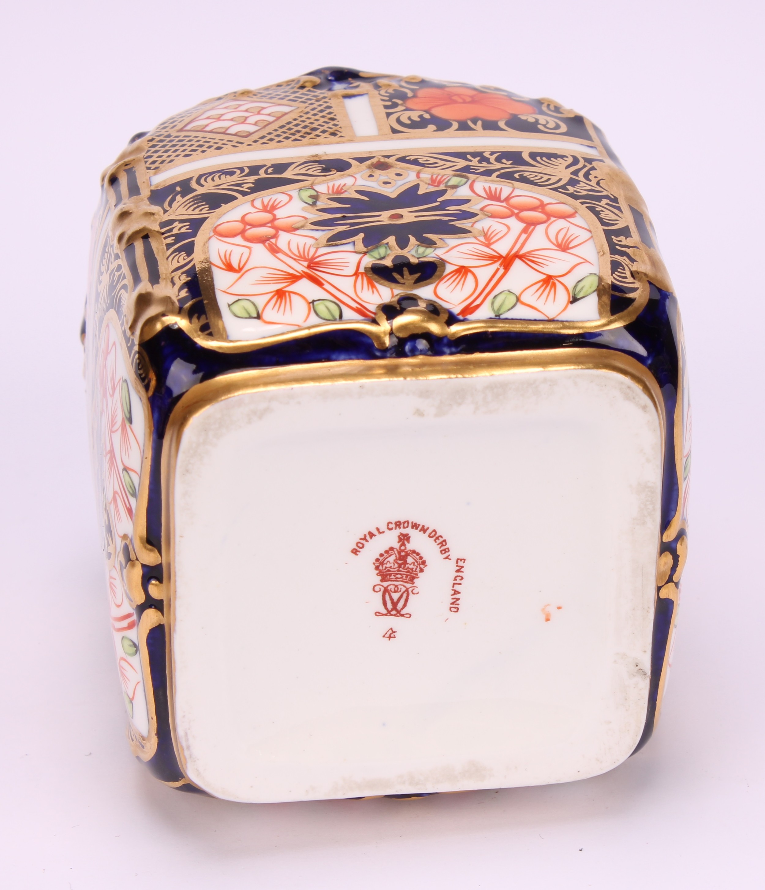 A set of three Royal Crown Derby 1128 pattern shaped rectangular caddies, shaped circular covers, - Image 7 of 19