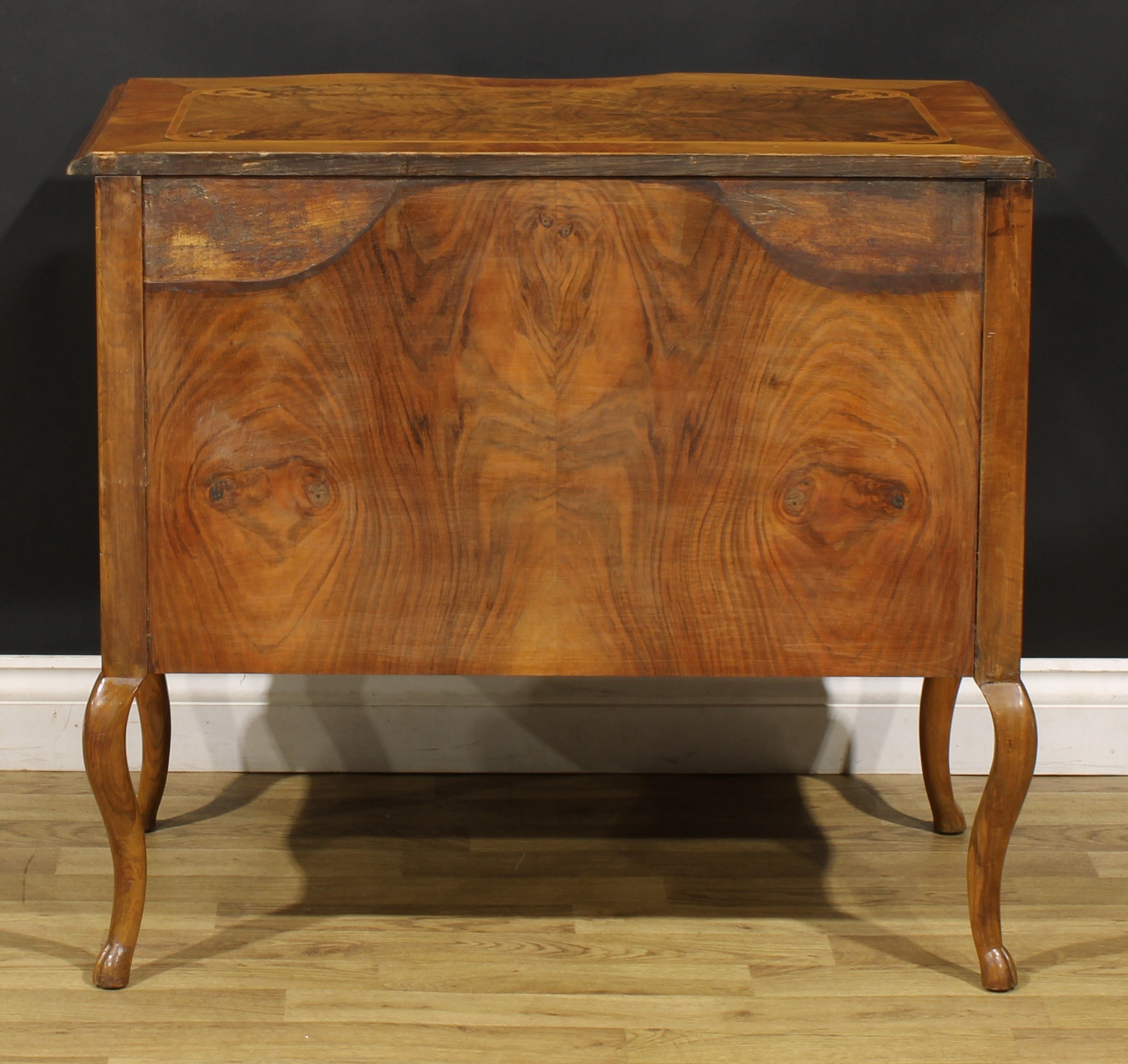 An 18th century style Italian walnut serpentine commode, oversailing top above a pair of long - Image 6 of 6