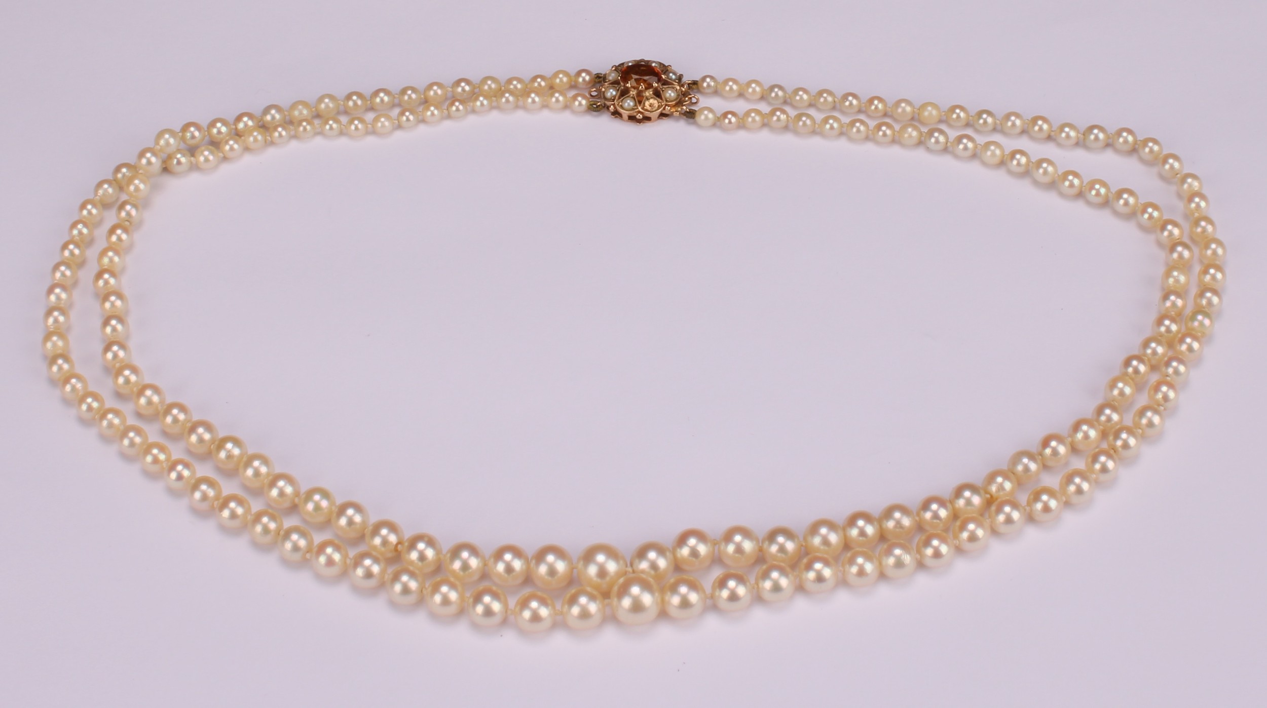 A Victorian style pearl necklace, the two graduated rows of pearls with a 9ct gold clasp, set with a - Image 3 of 6