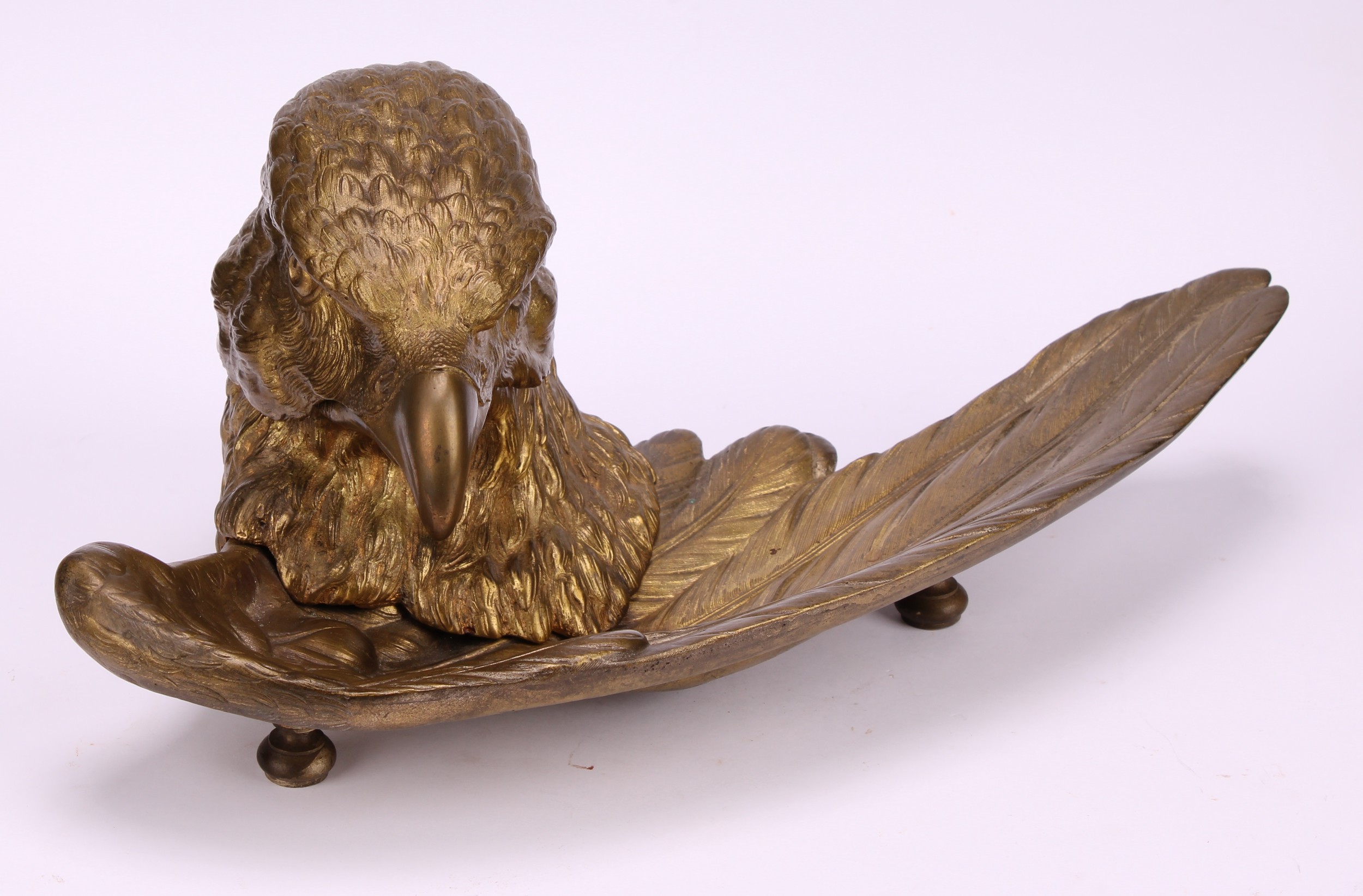 A French gilt metal novelty inkwell, cast as the head of an eagle, 28.5cm wide - Image 2 of 5