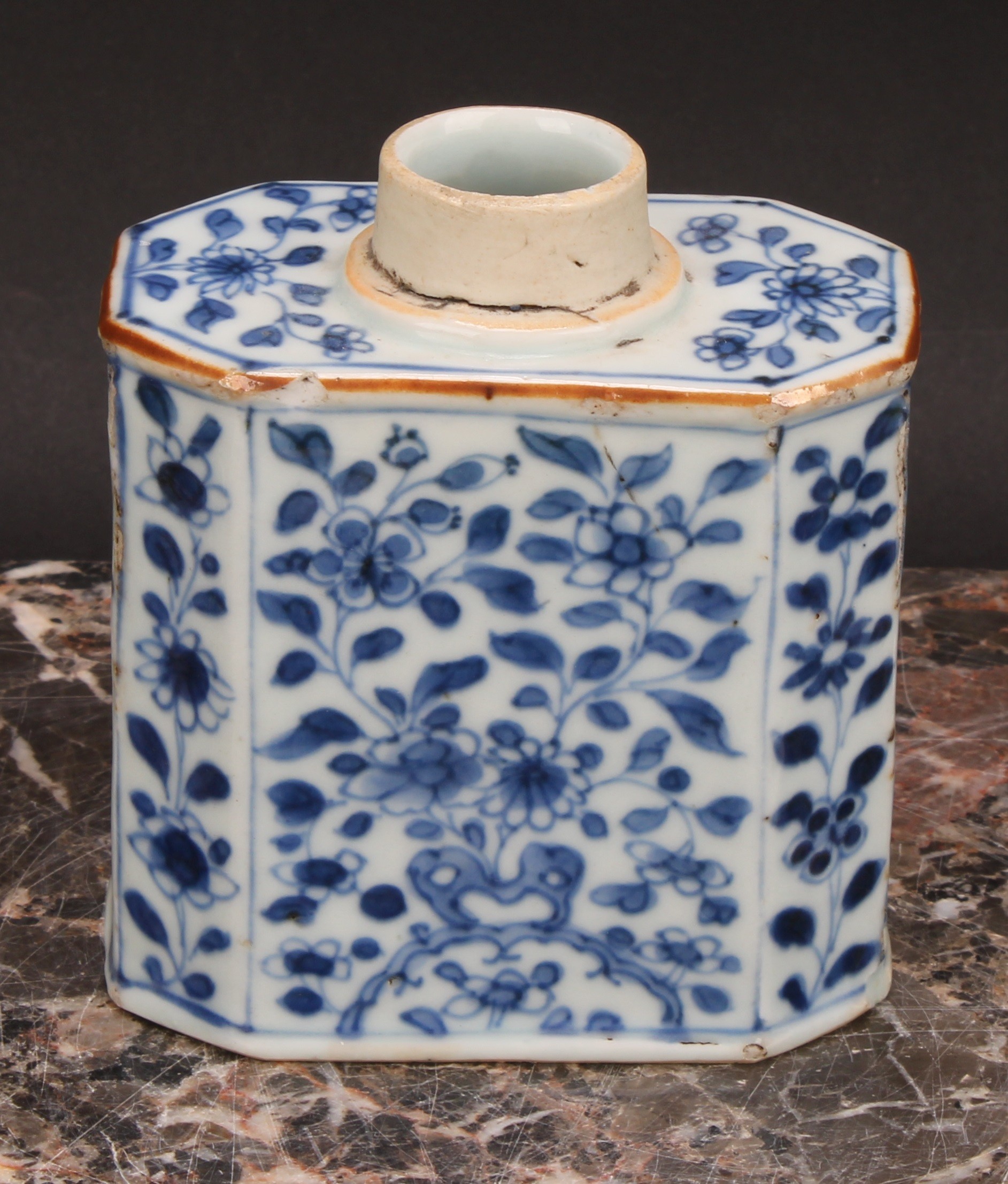 A Chinese canted rectangular tea caddy, painted in tones of underglaze blue with flowers and leafy - Image 6 of 8