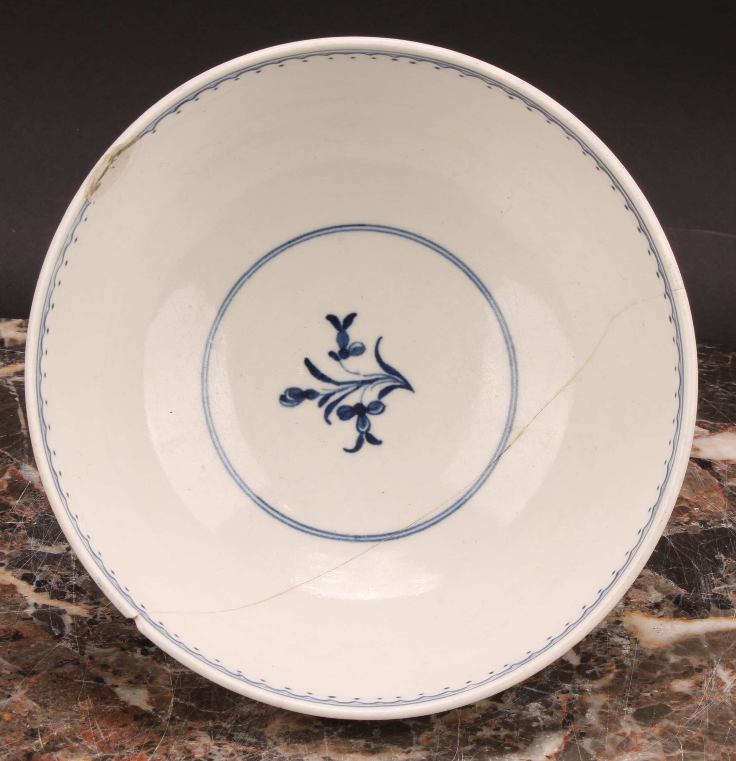 A Chaffers Liverpool punch bowl, painted in Chinoiserie style in underglaze blue, with a - Image 8 of 11