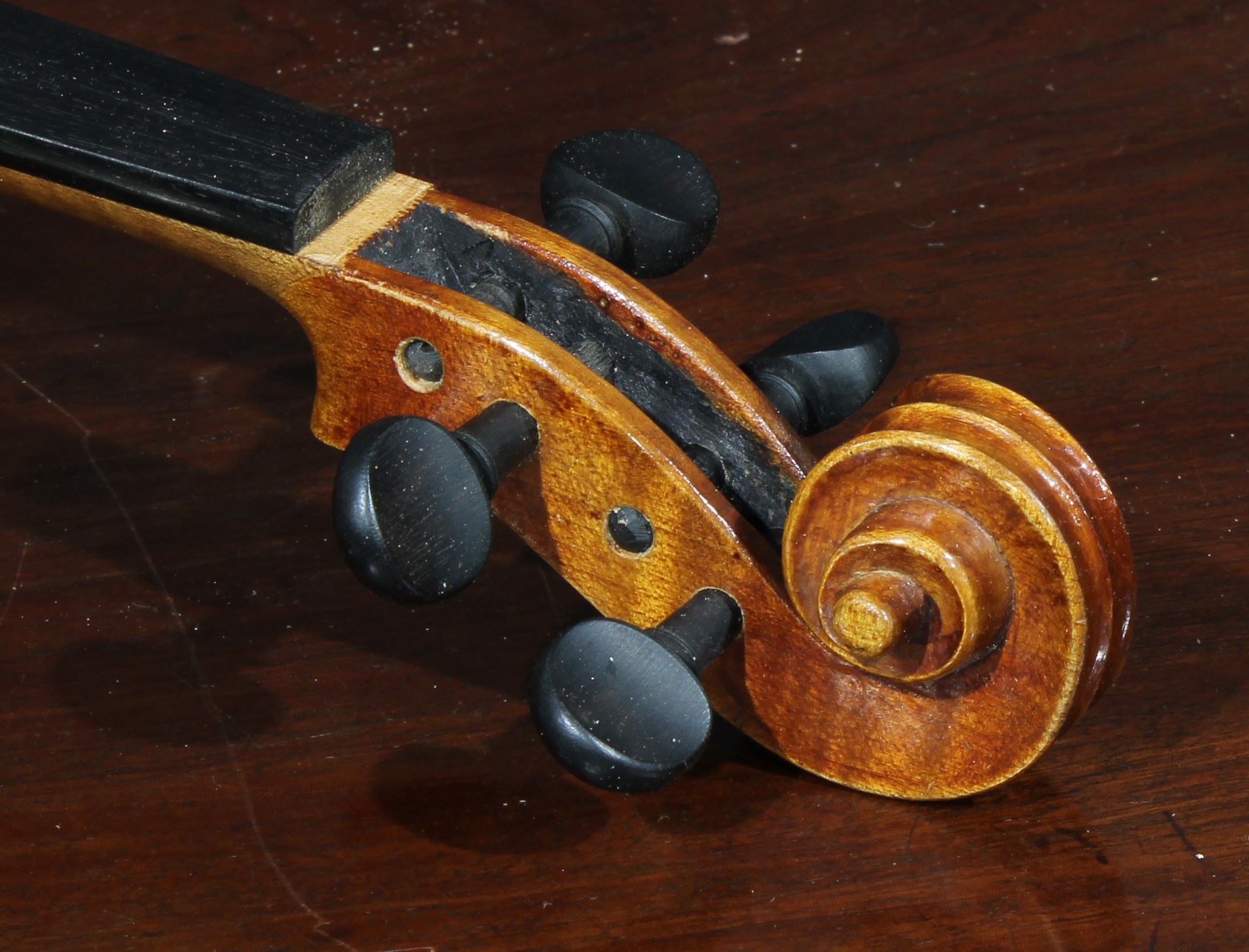 A violin, the one-piece back 36cm long excluding button, ebonised tuning pegs, outlined with - Image 9 of 10