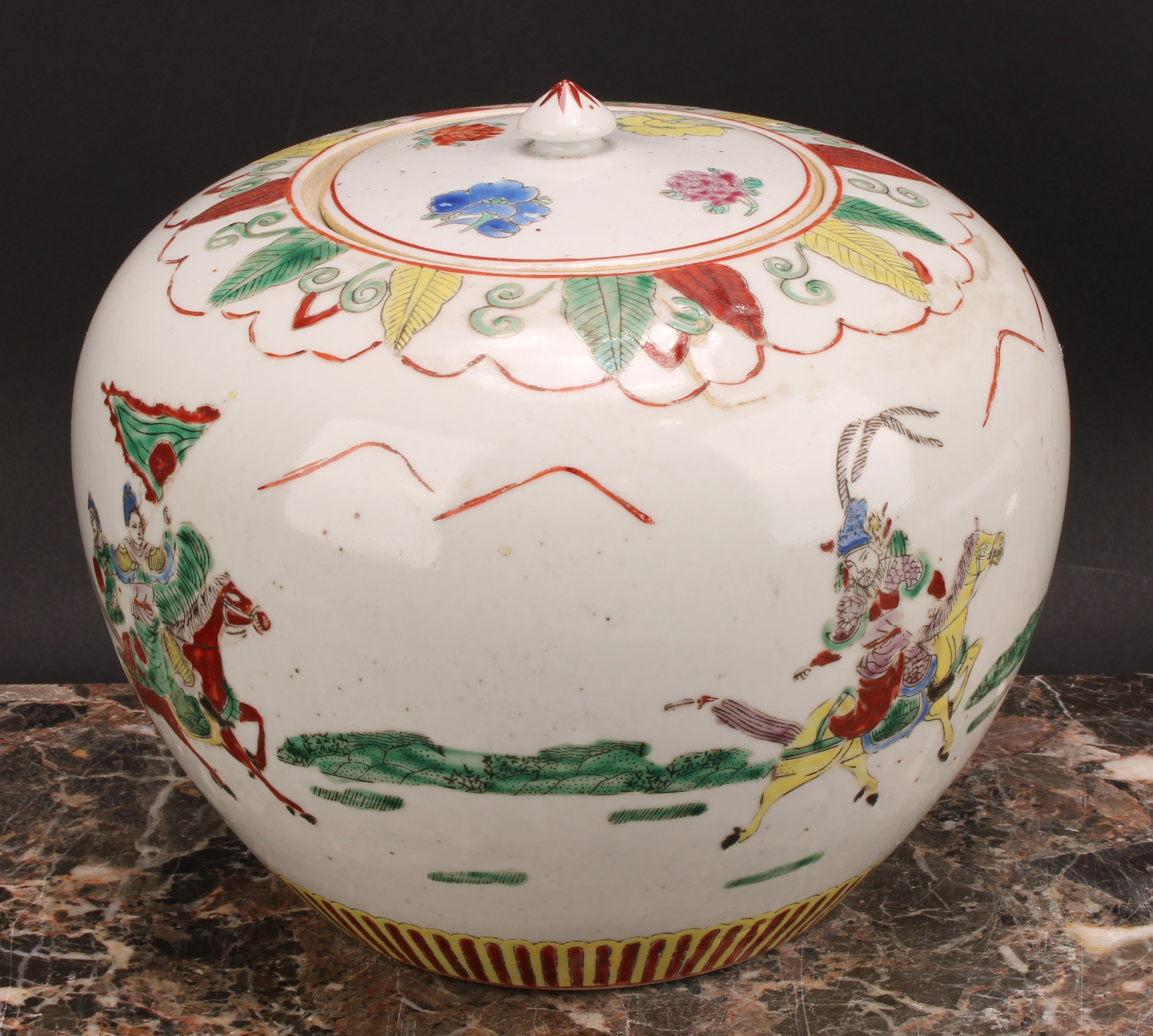 A pair of Chinese ovoid ginger jars and covers, decorated in polychrome with figures in battle, four - Image 4 of 12
