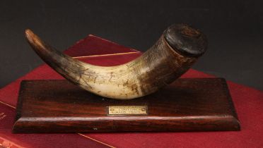 An early 20th century cattle horn table snuff box or mull, push-fitting cover, the rectangular oak