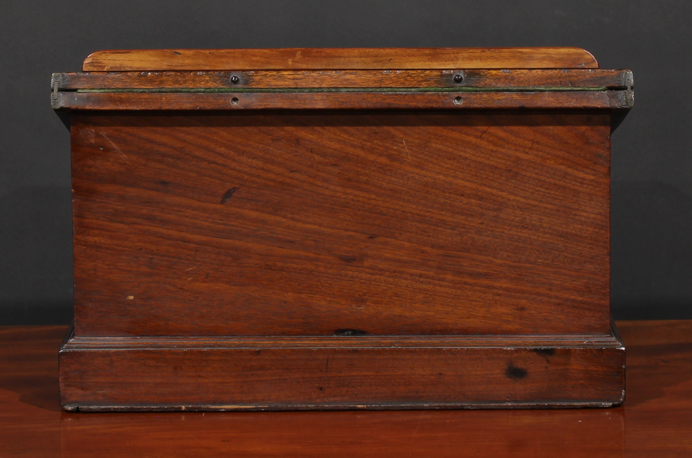 A George III mahogany table-top writing box, hinged cover with reading ledge, reciprocal drawer - Image 5 of 5