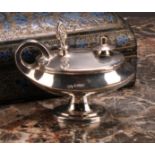 A George V silver cigar lighter, after a lamp from Classical antiquity, domed base, loop handle, 9cm