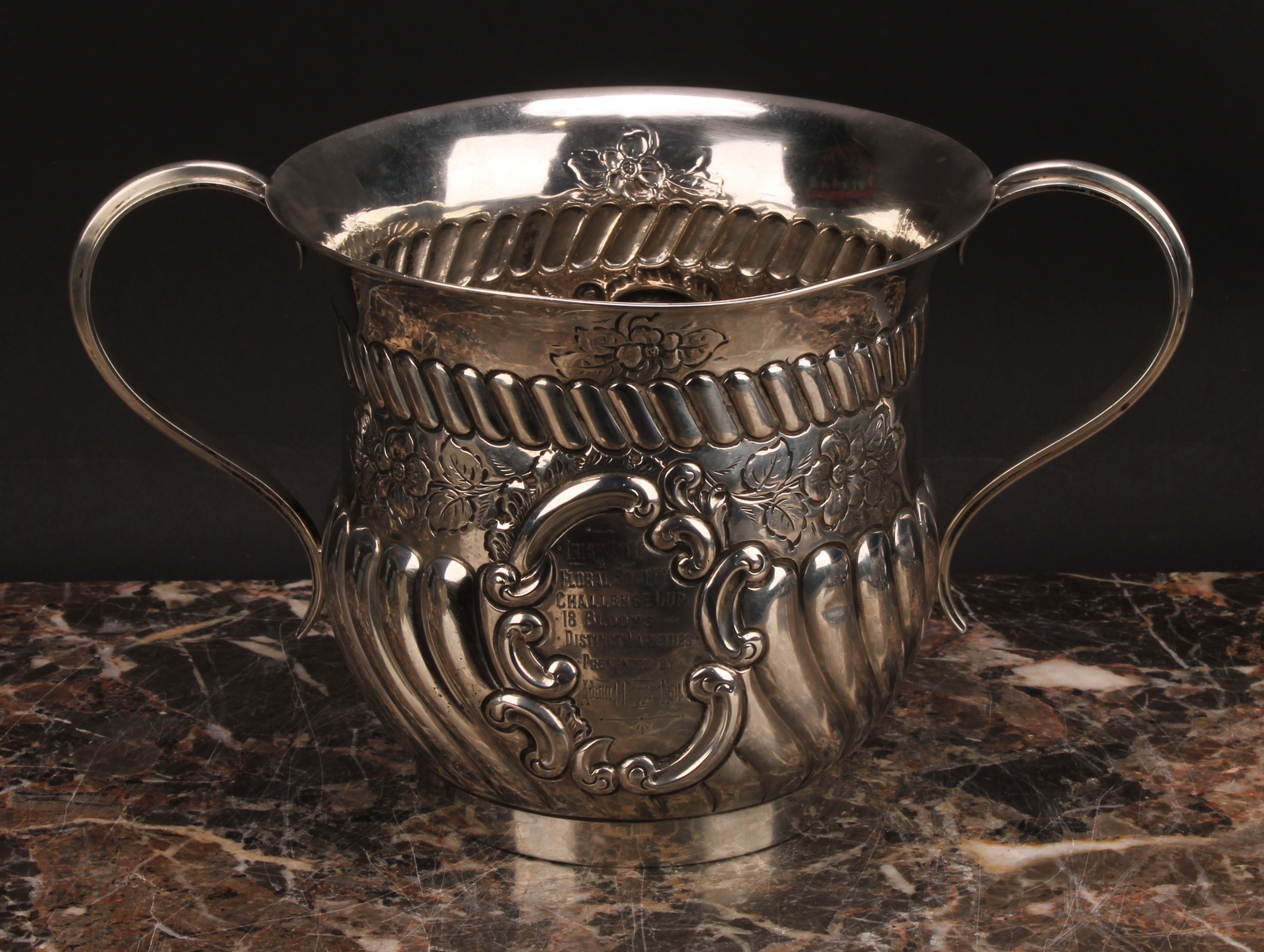 Irish Botanical and Horticultural Interest - an Edwardian silver porringer, of early 18th century - Image 2 of 4