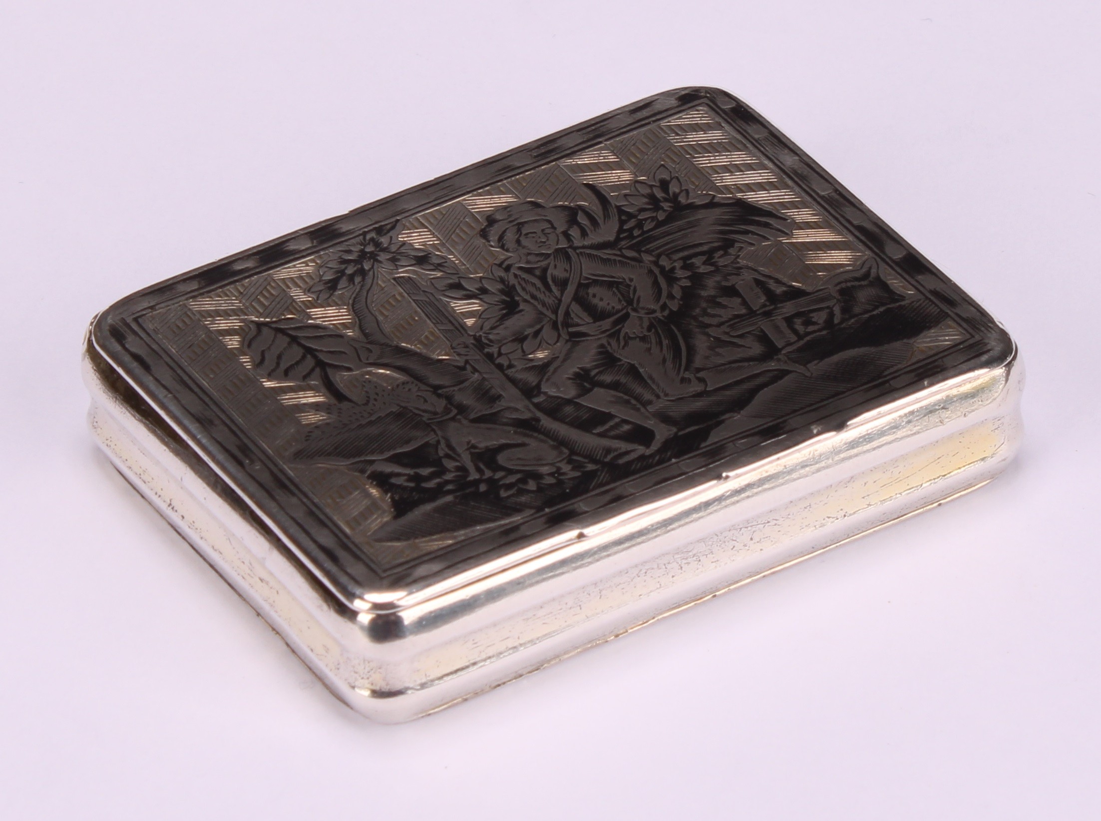 A Russian silver and niello rounded rectangular snuff box, hinged cover decorated with a huntsman - Image 4 of 6