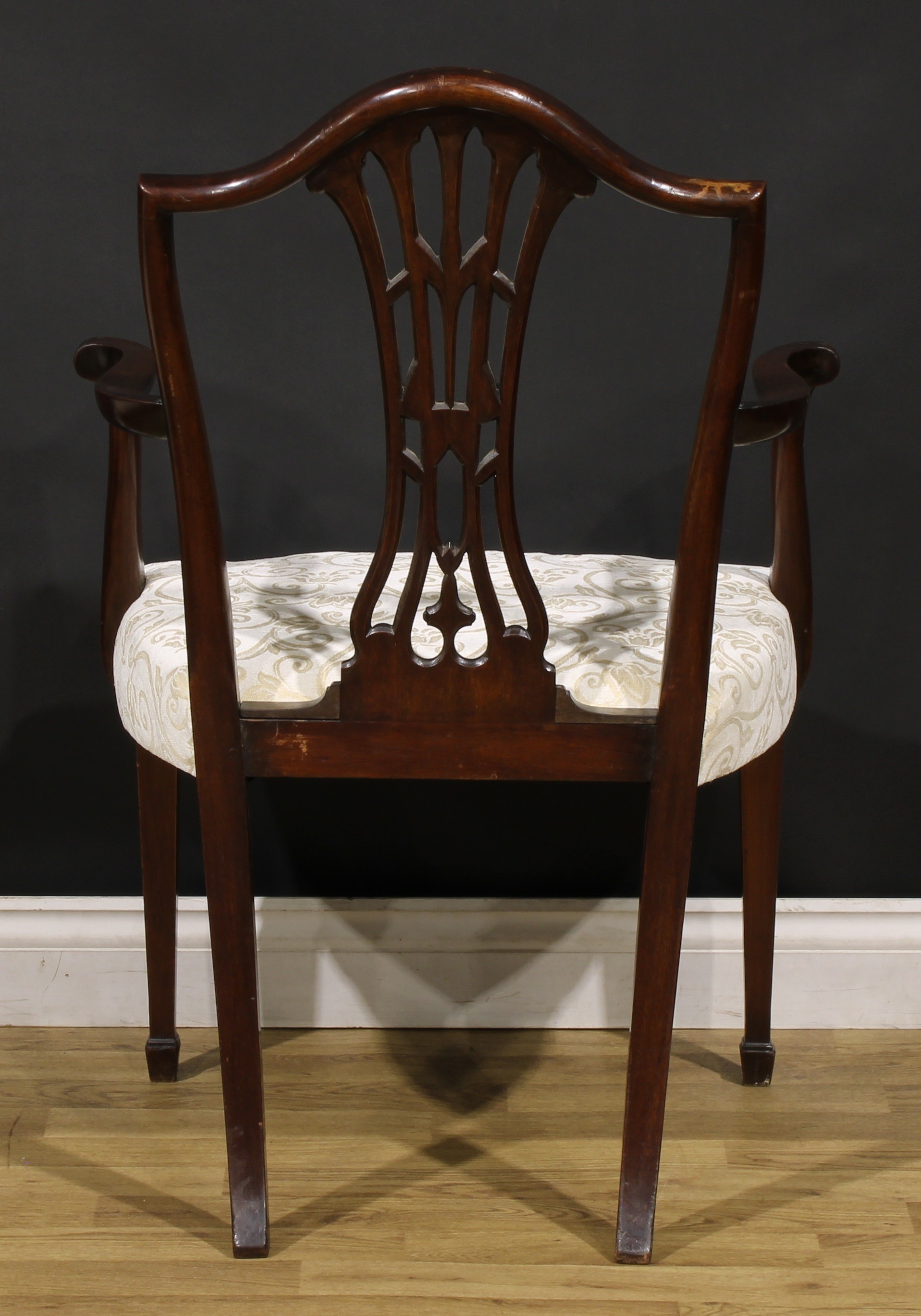 A set of eight Hepplewhite Revival mahogany dining chairs, comprising six side chairs and a pair - Image 5 of 9