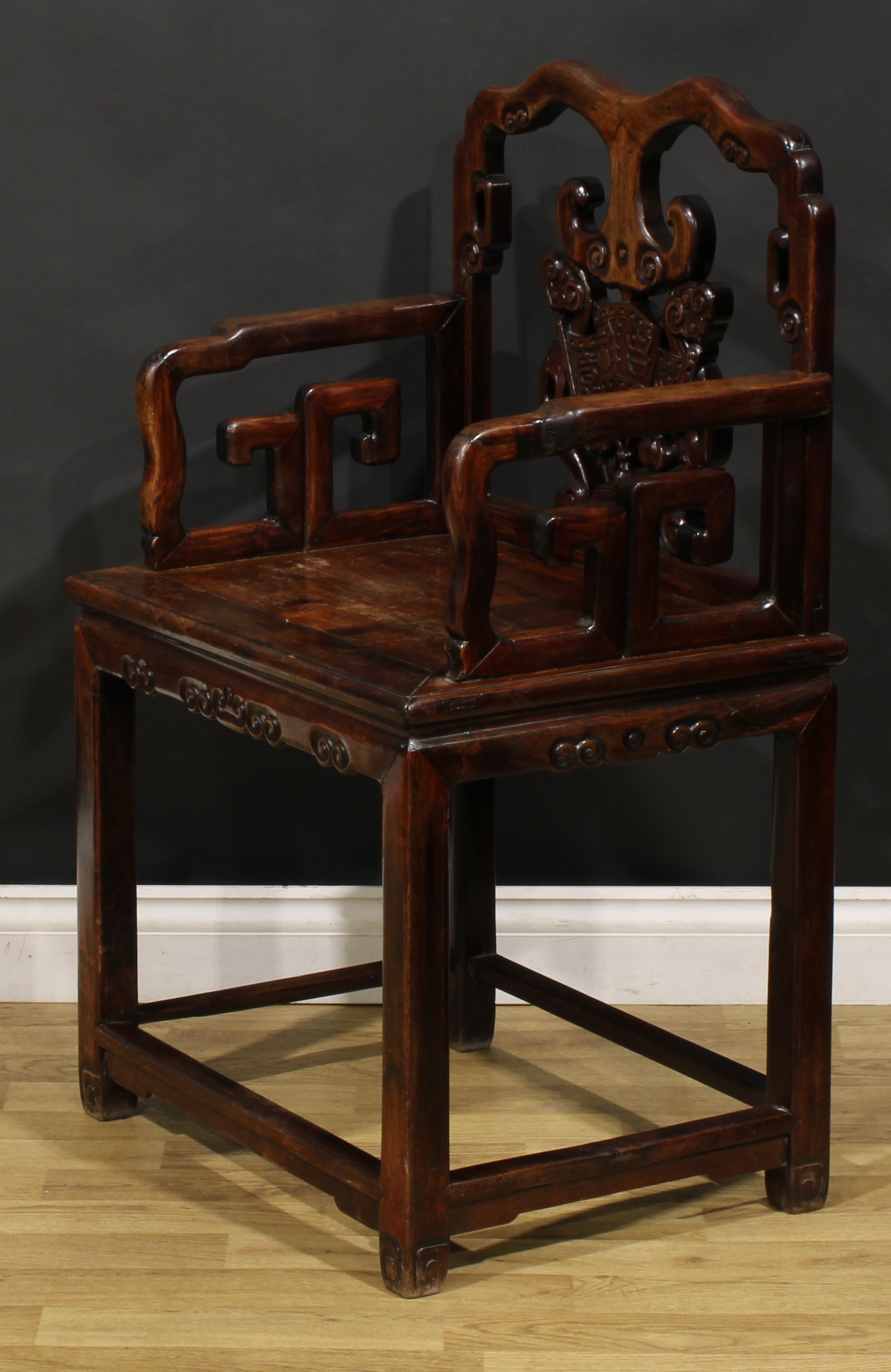 A pair of Chinese hardwood taishi armchairs, each with a shaped back carved with ruyi scepters, - Image 4 of 9