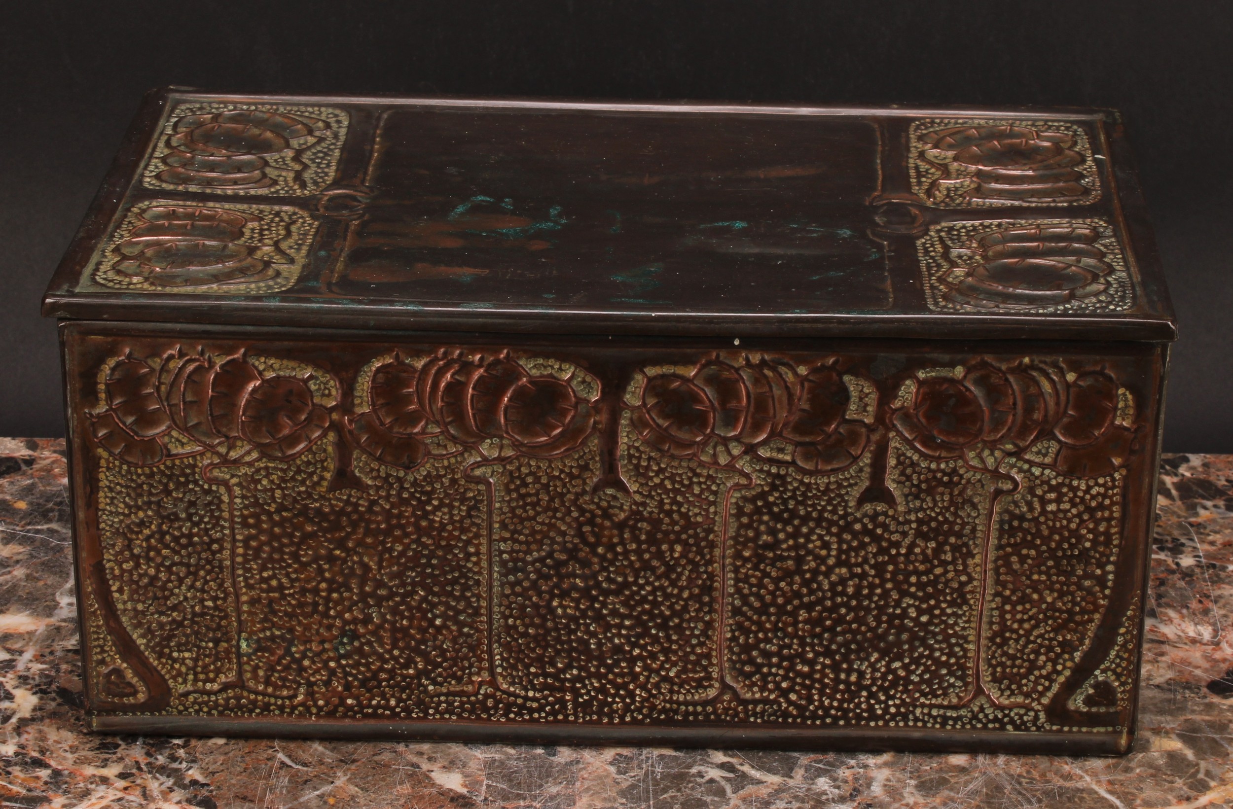 An Arts and Crafts copper rectangular caddy, decorated in relief in the Art Nouveau manner with - Image 2 of 4