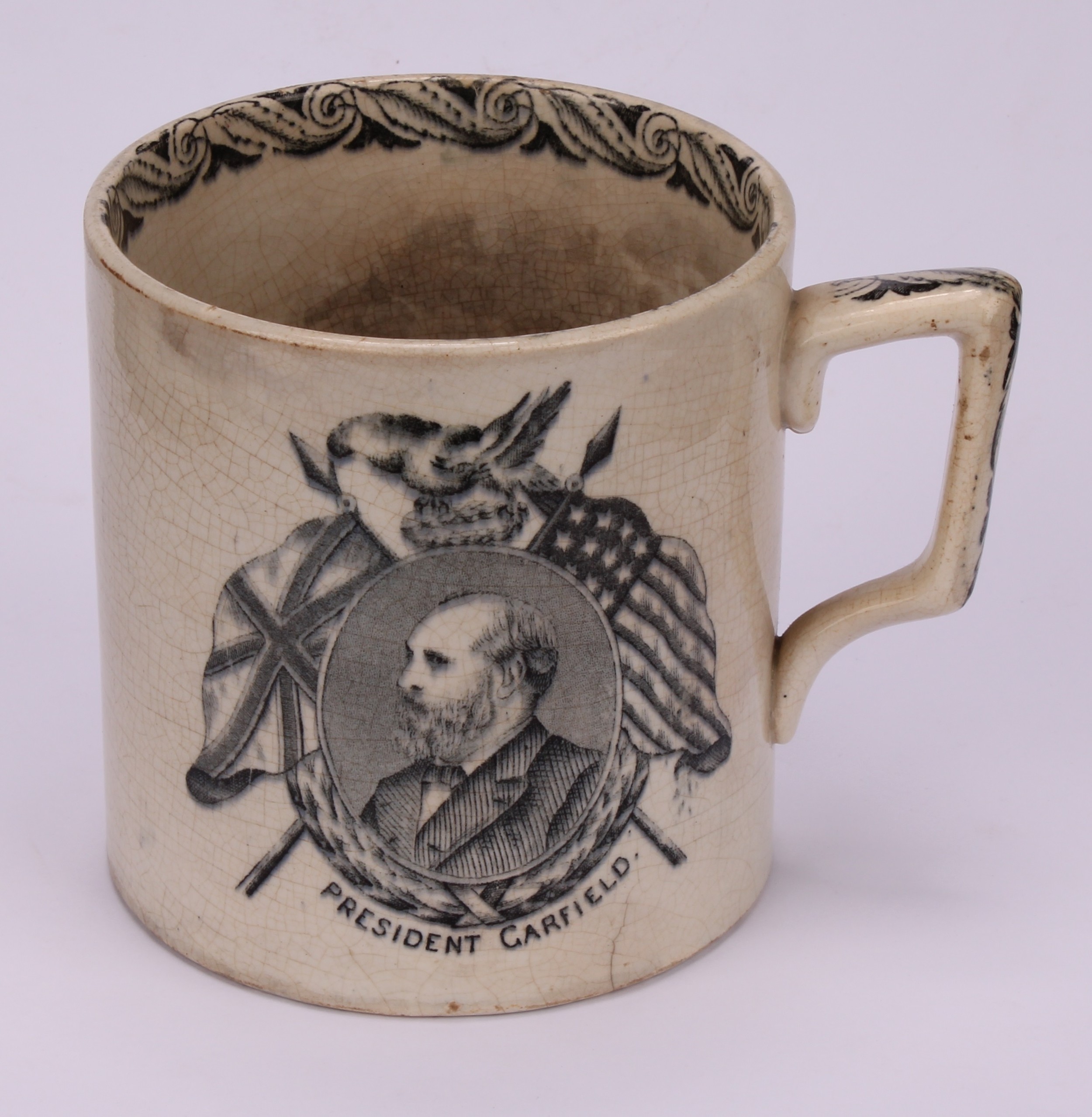 A Staffordshire Burslem mug, printed in monochrome with a portrait of President Garfield (1831 - - Bild 2 aus 5