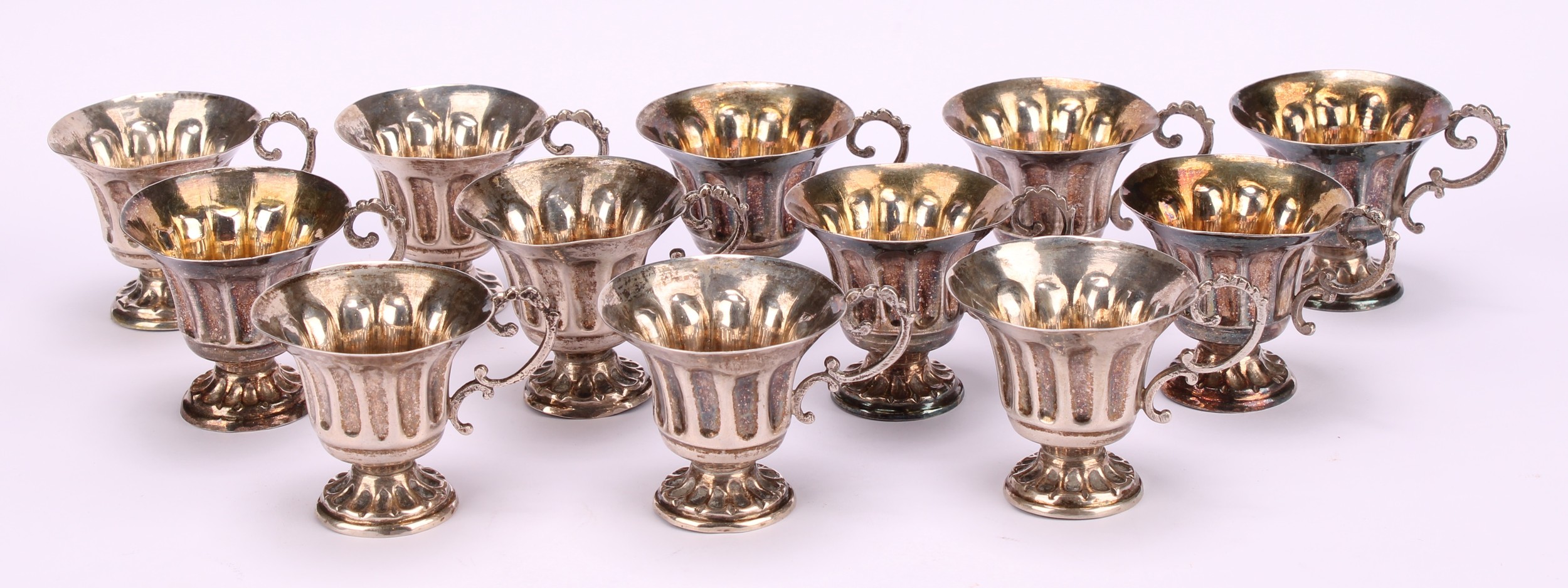 A set of twelve Italian silver fluted bell shaped pedestal grappa cups, double-scroll handles, 4.5cm - Image 2 of 6