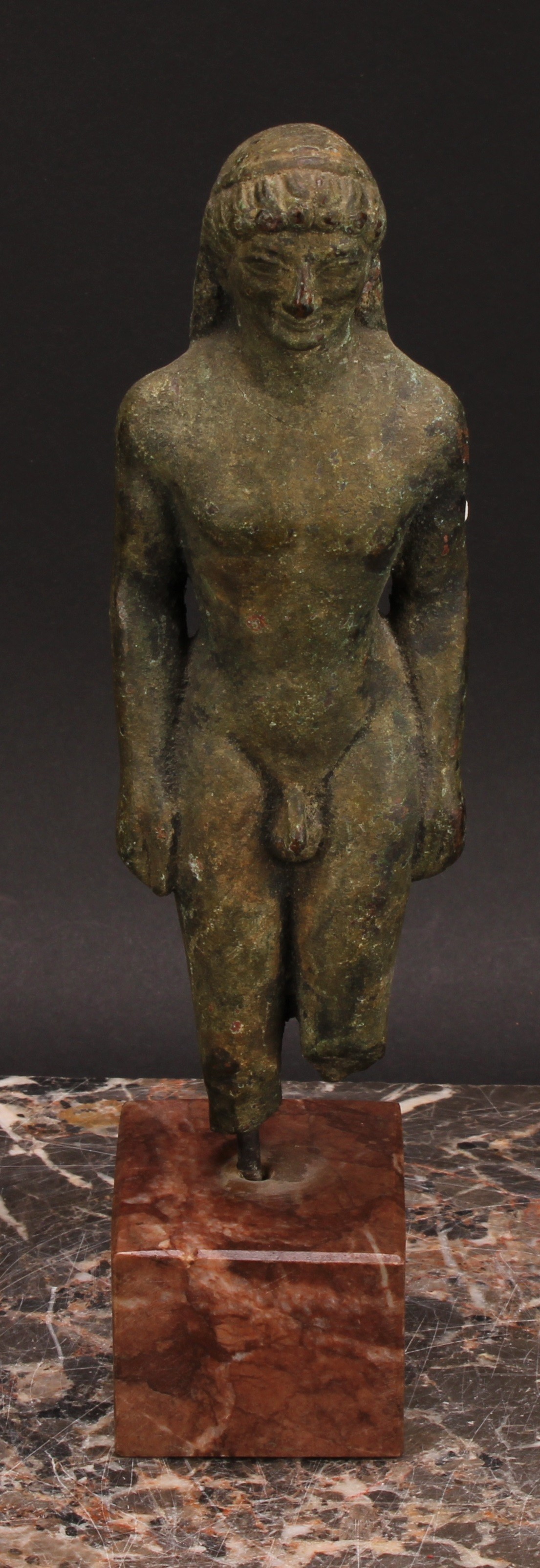 A green patinated bronze figure, Greek Kouros, in the Grand Tour manner, rectangular rouge marble - Image 2 of 5