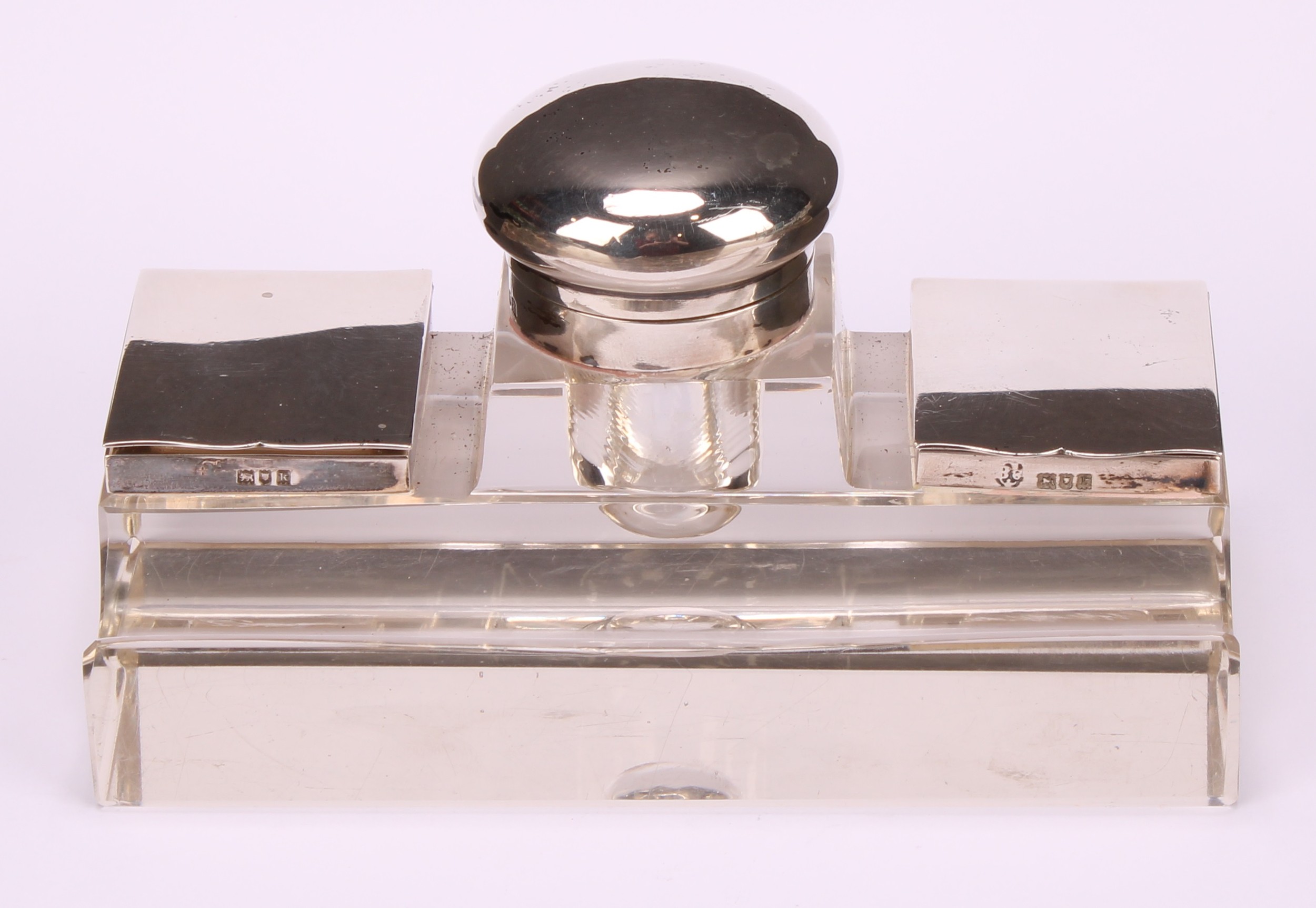An Edwardian silver mounted combination inkstand and stamp box, the central well flanked by a pair - Image 2 of 5